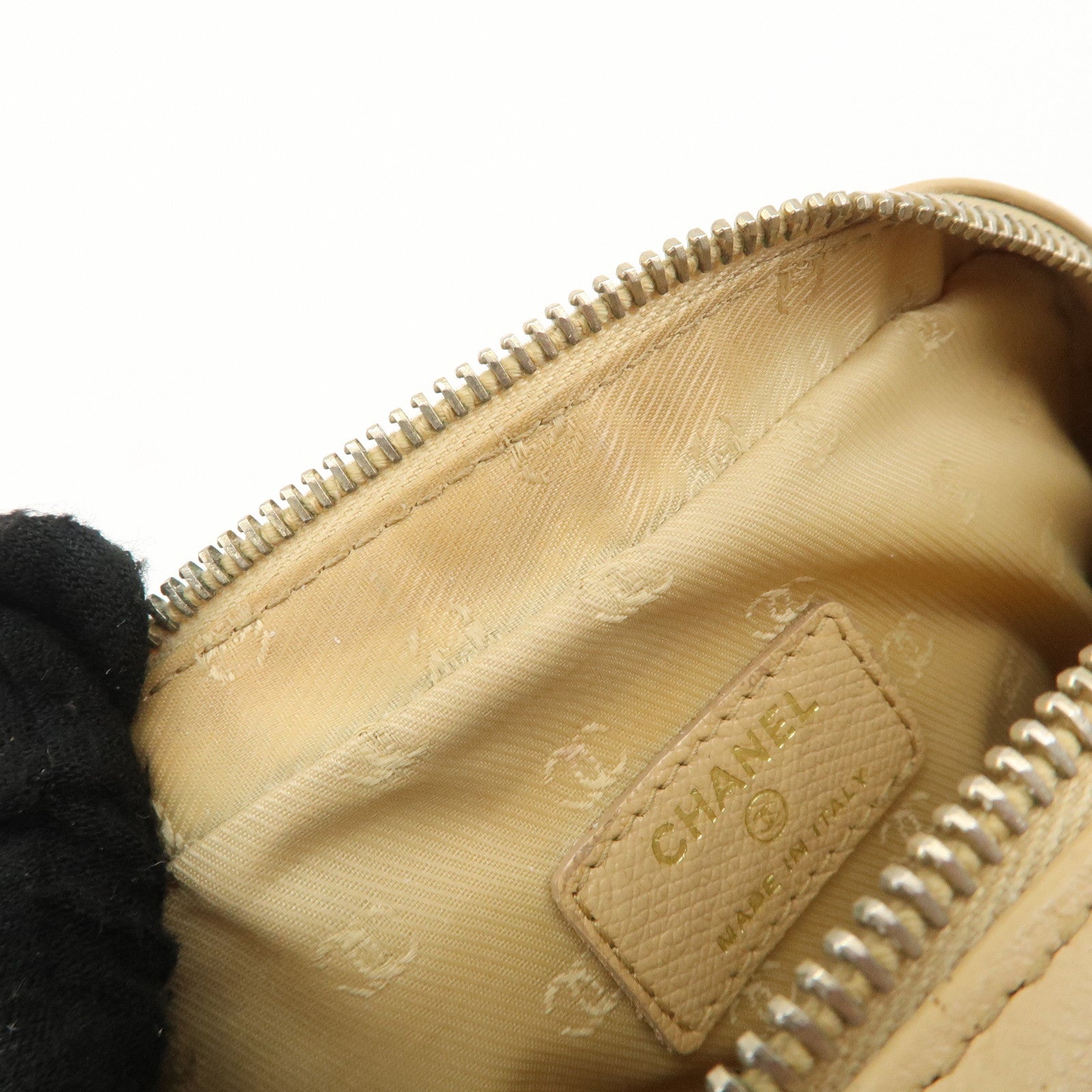 CHANEL COCO Button Leather Cosmetic Pouch Beige Gold A20913 Used