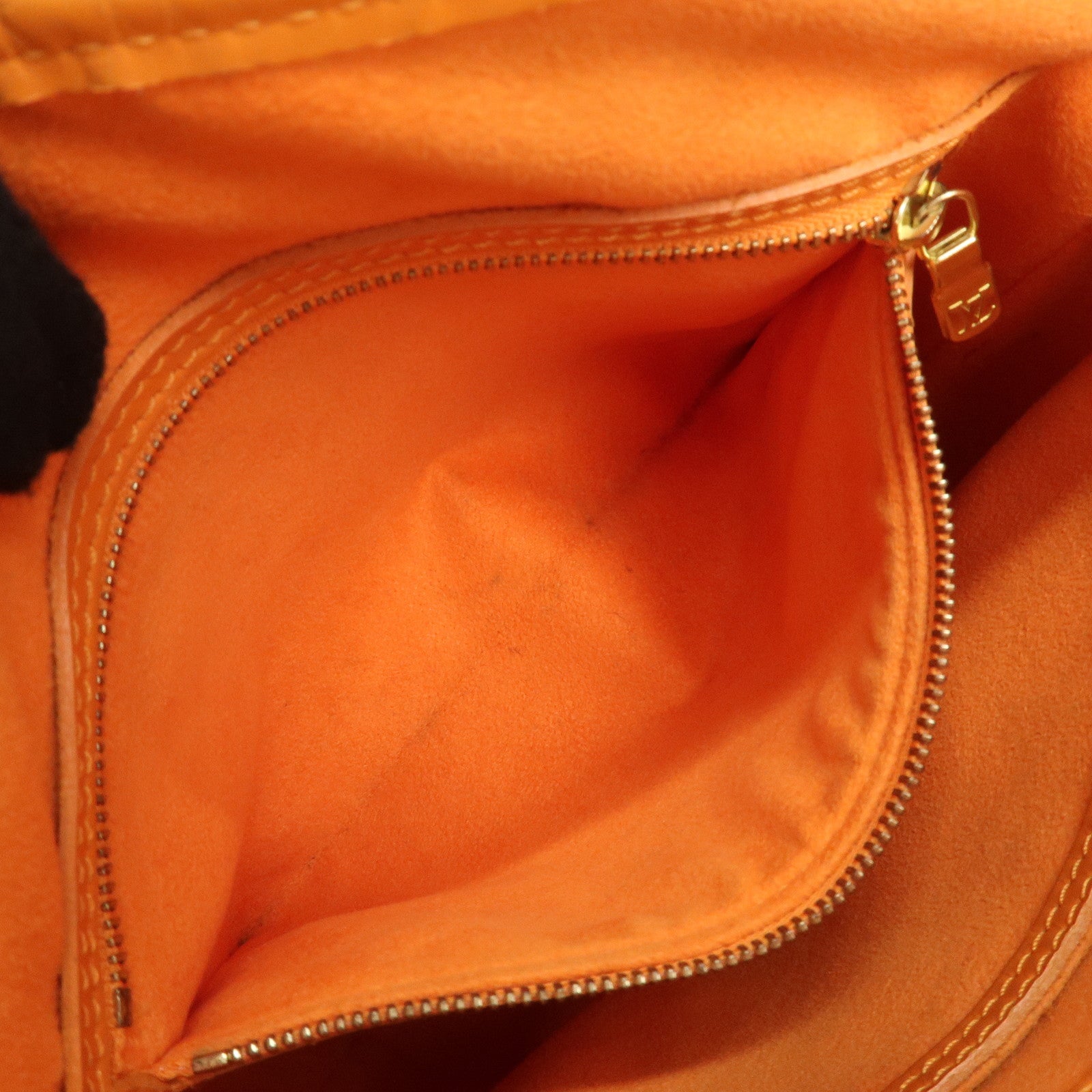 Louis Vuitton Epi Bucket PM Shoulder Bag Mandarin M5899H Used