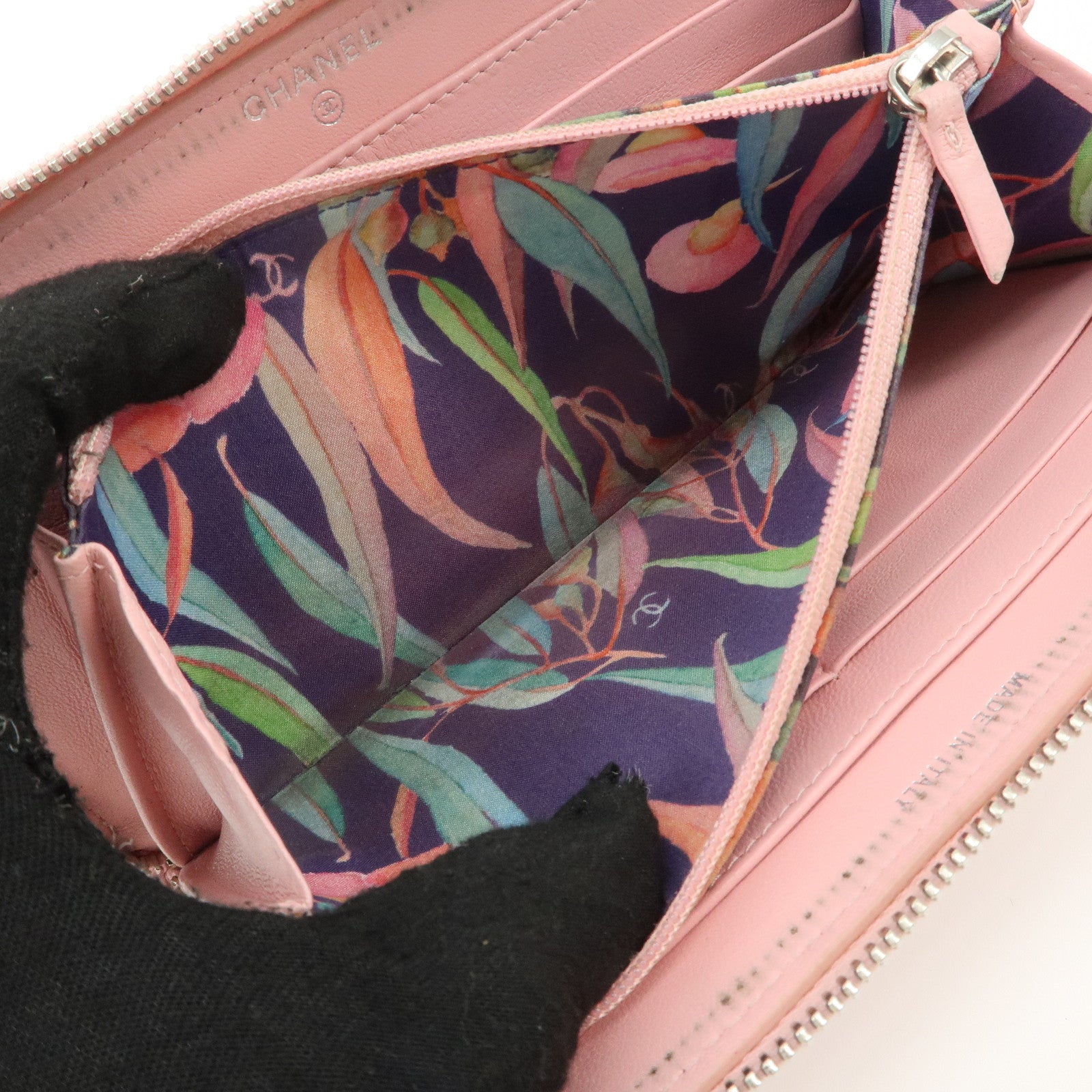 CHANEL Wild Stitch Lamb Skin Round Zipper Long Wallet A80143 Used