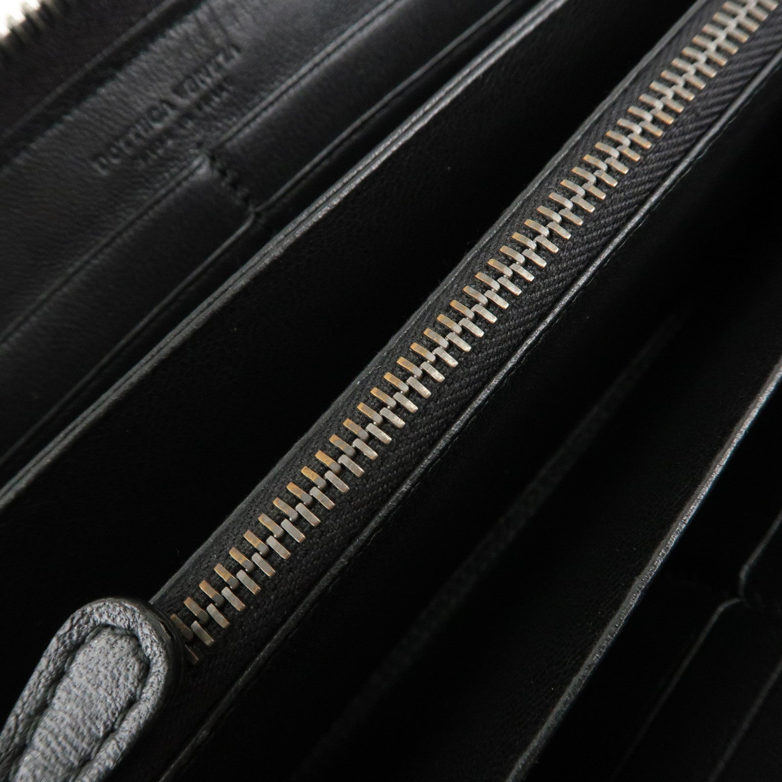 BOTTEGA VENETA Intrecciato Leather Round Fauna Long Wallet Used