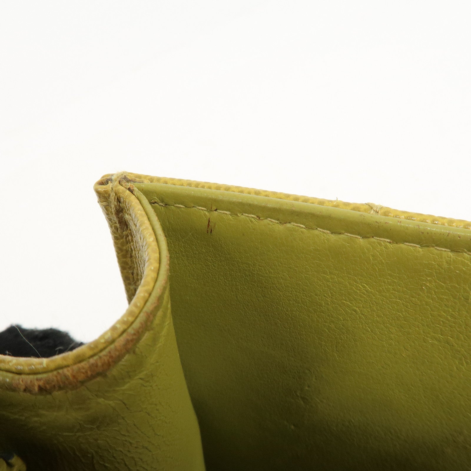 CHANEL Matelasse Caviar Skin Shoulder Bag Yellow Used