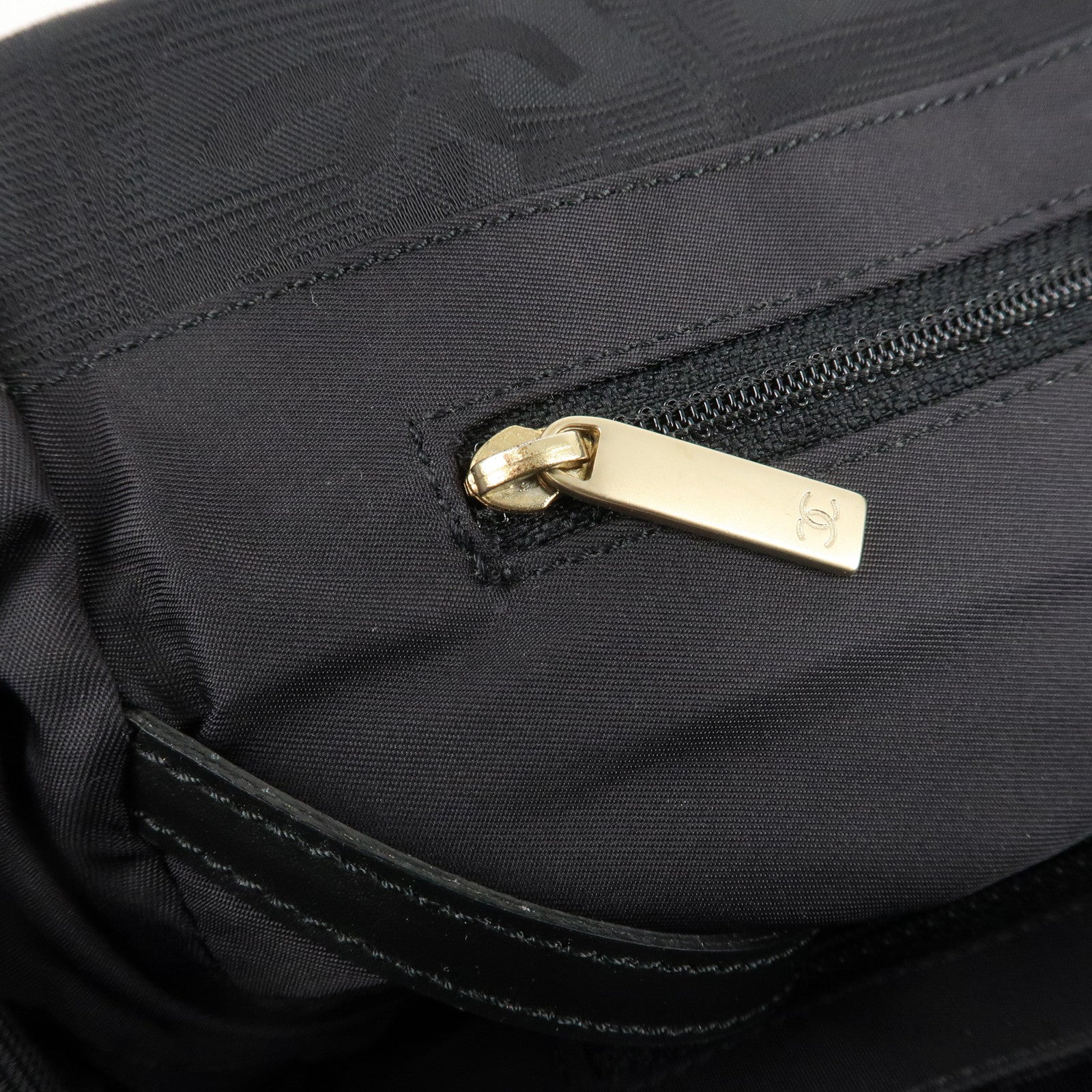 CHANEL New Travel Line Nylon Jacquard Leather Tote Bag MM Black A15991 Used