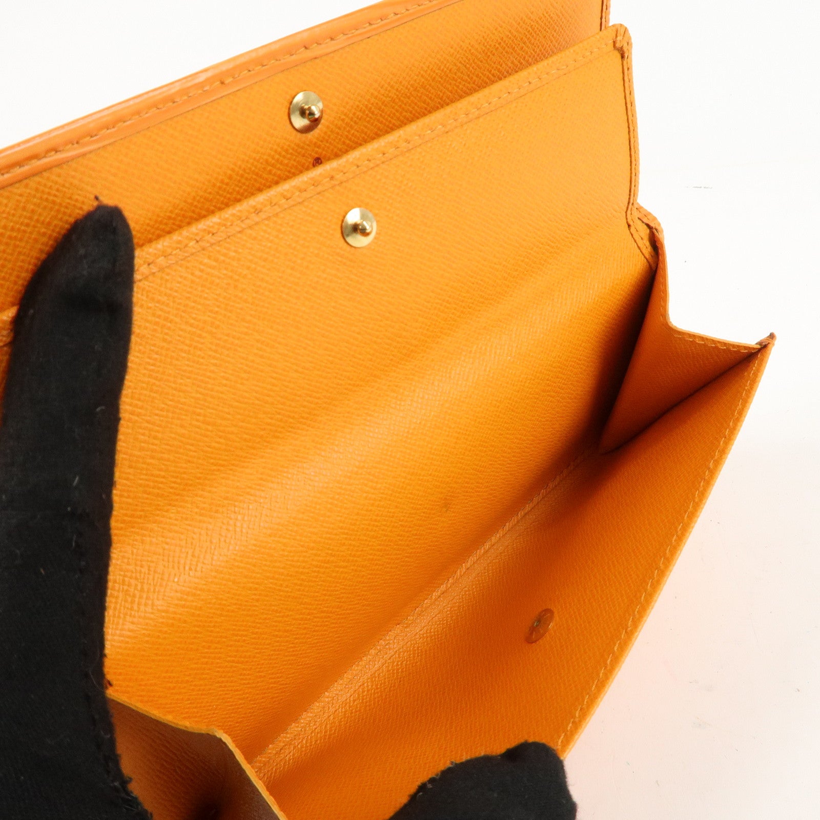 Louis Vuitton Epi Porte Tresor International Mandarin M6338H Used