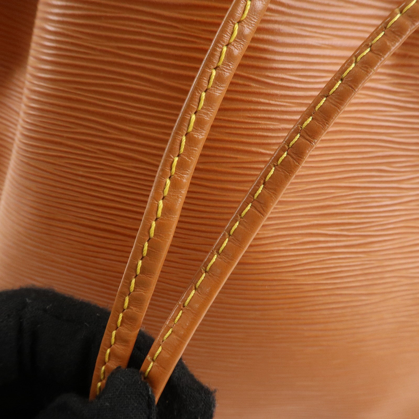 Louis Vuitton Epi Petit Noe Shoulder Bag Zipang Gold M44108 Used