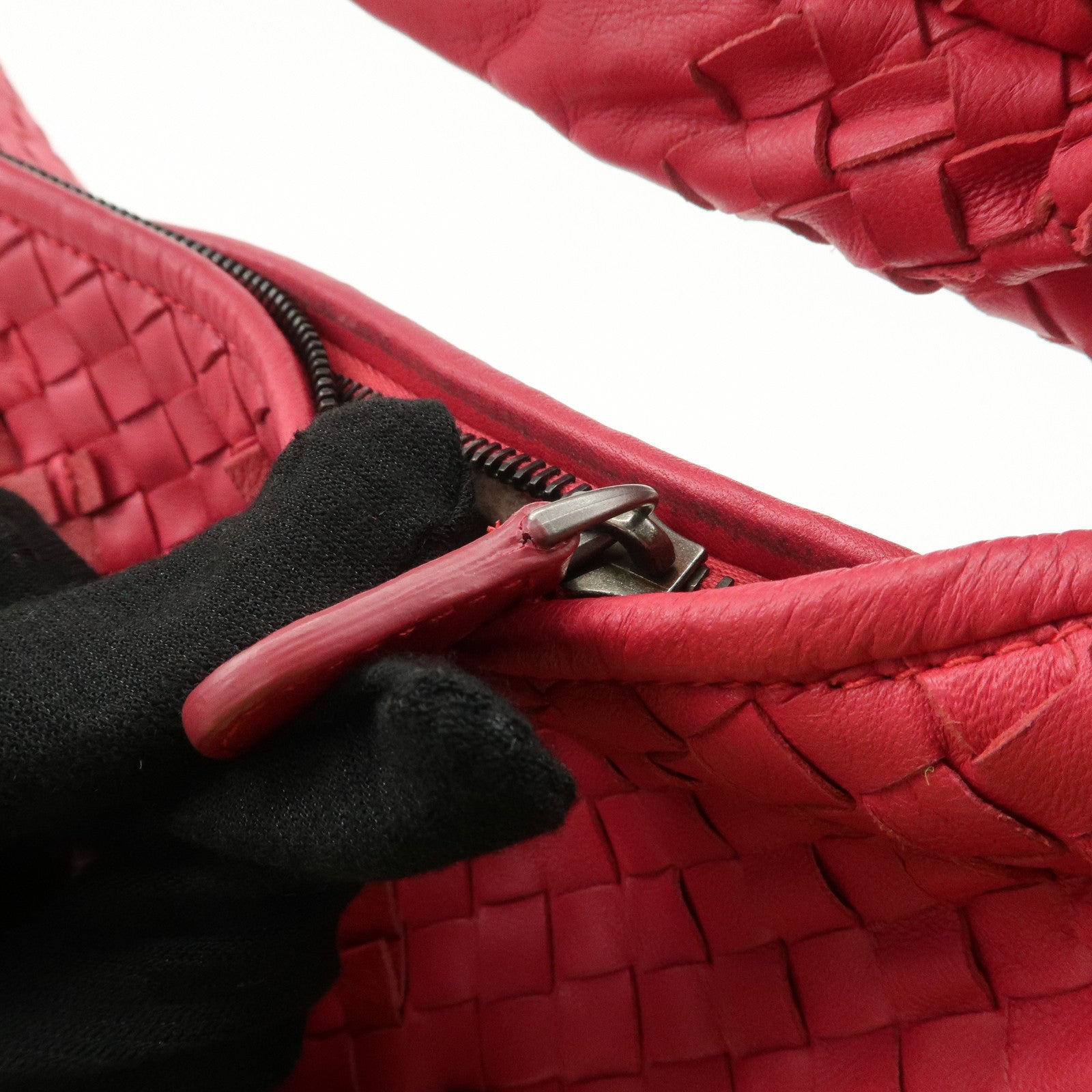 BOTTEGA VENETA Intrecciato Leather Shoulder Bag Red 115654 Used