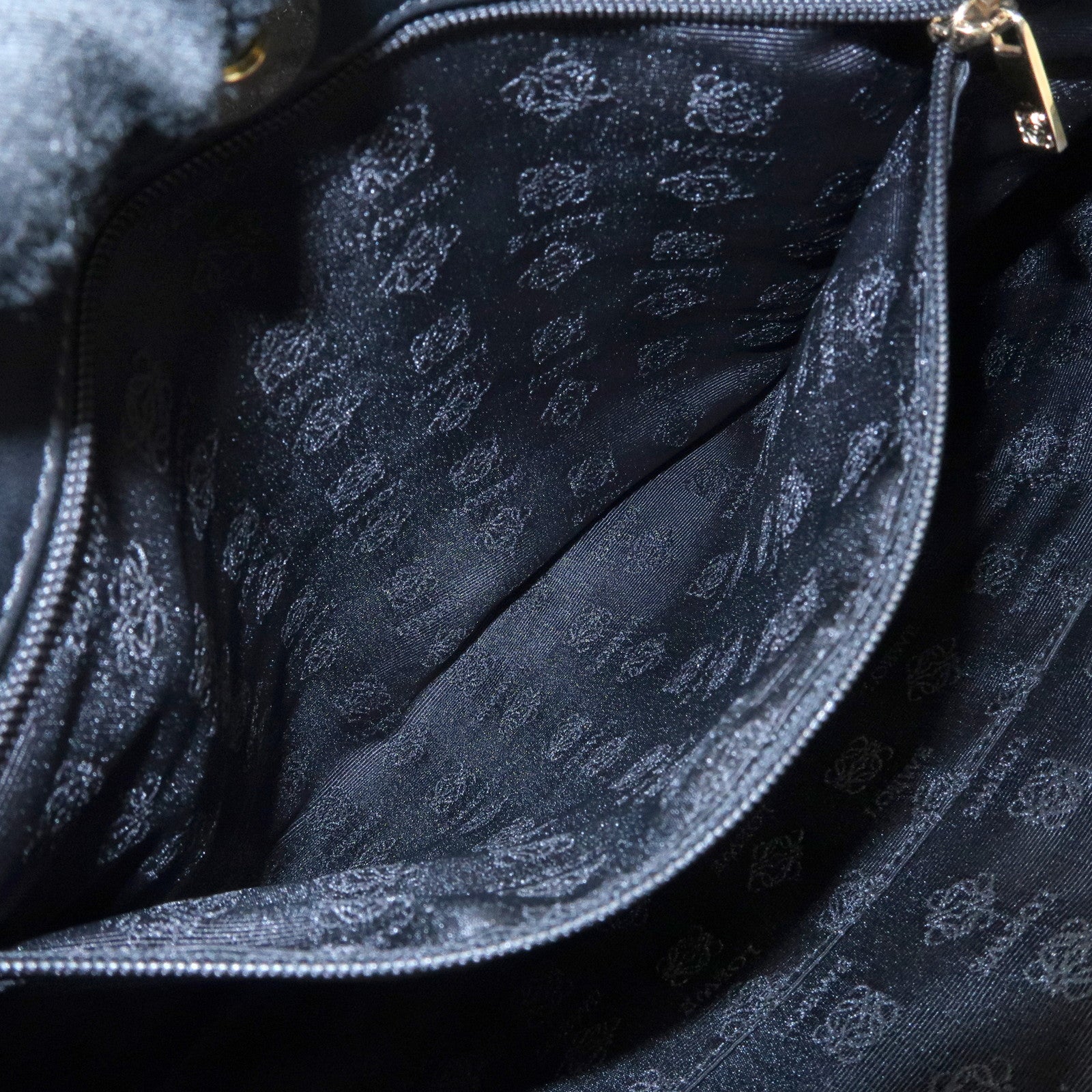 LOEWE Leather Shoulder Bag Black Used