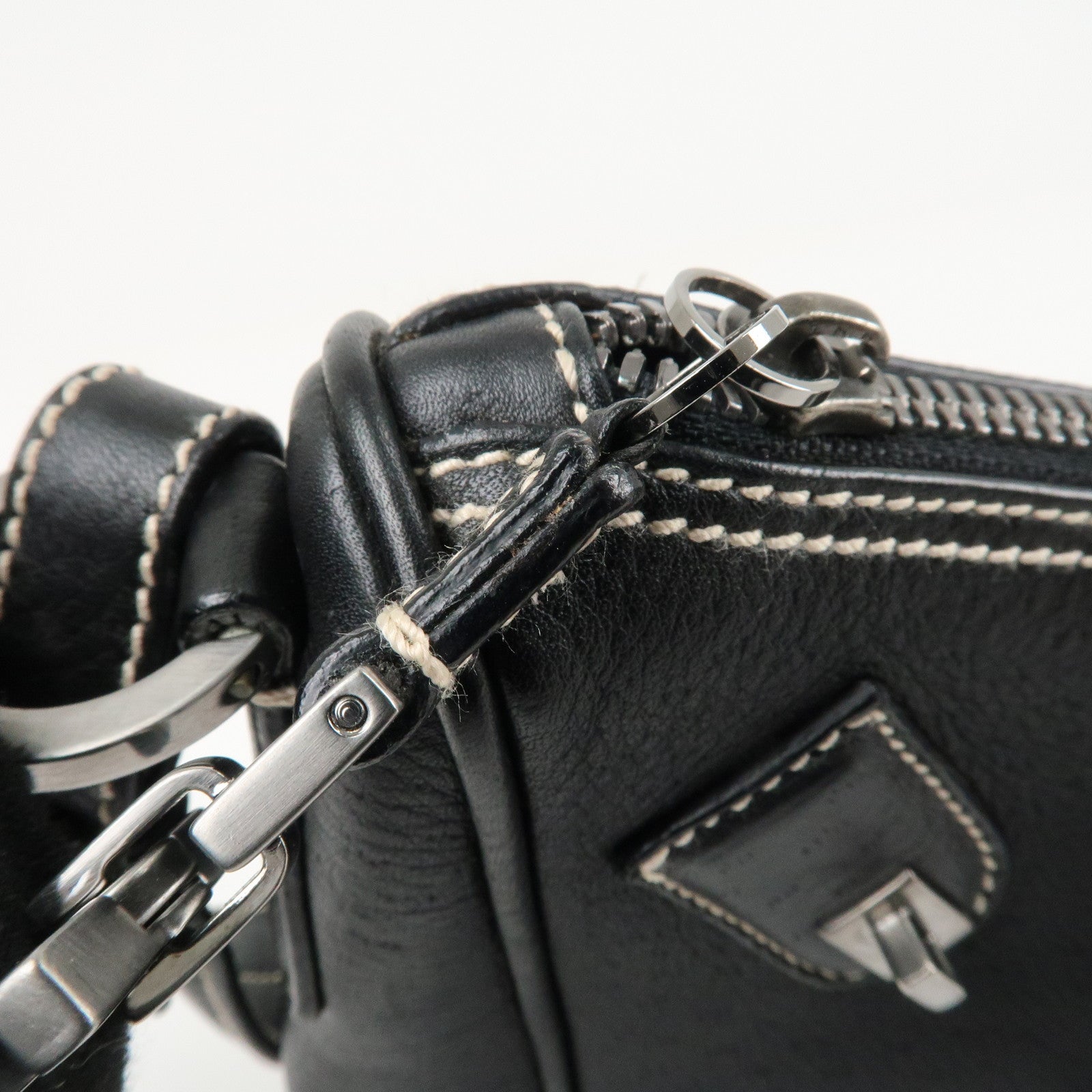 Salvatore Ferragamo Gancini Leather Shoulder Bag AF-21 3754 Used