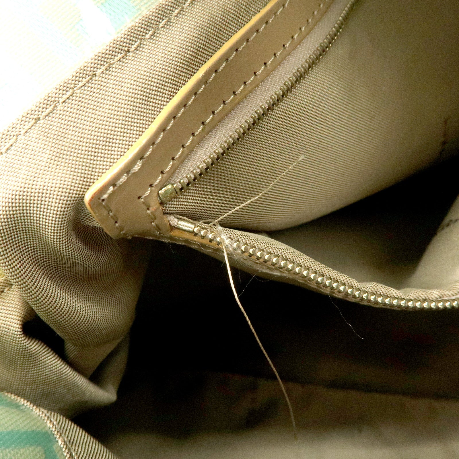 FENDI Zucchino Patent Leather Shoulder bag Beige Light Green Used