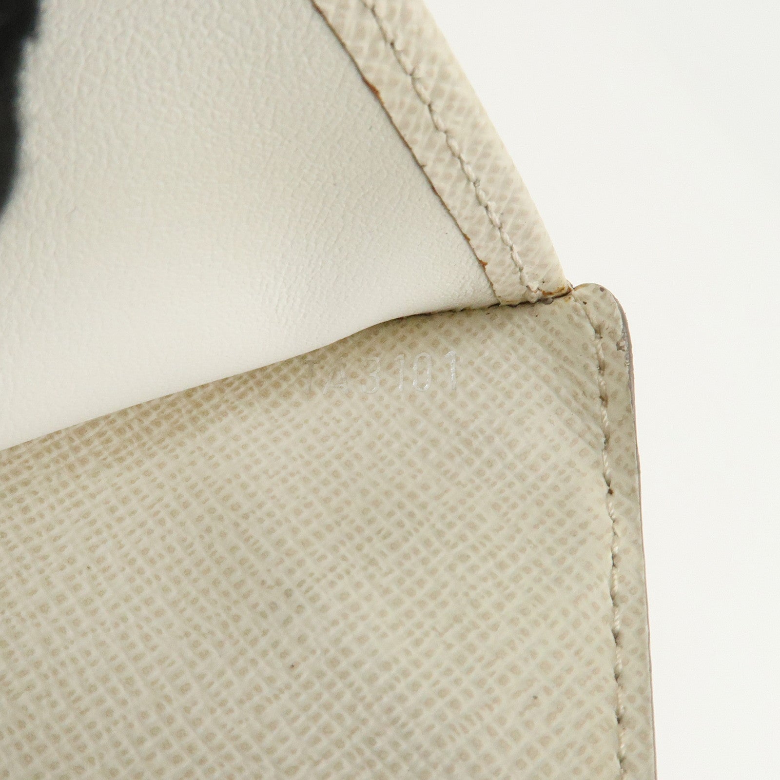 Louis Vuitton Epi Portefeuille Joy Tri-fold Wallet Ivory M6658J Used