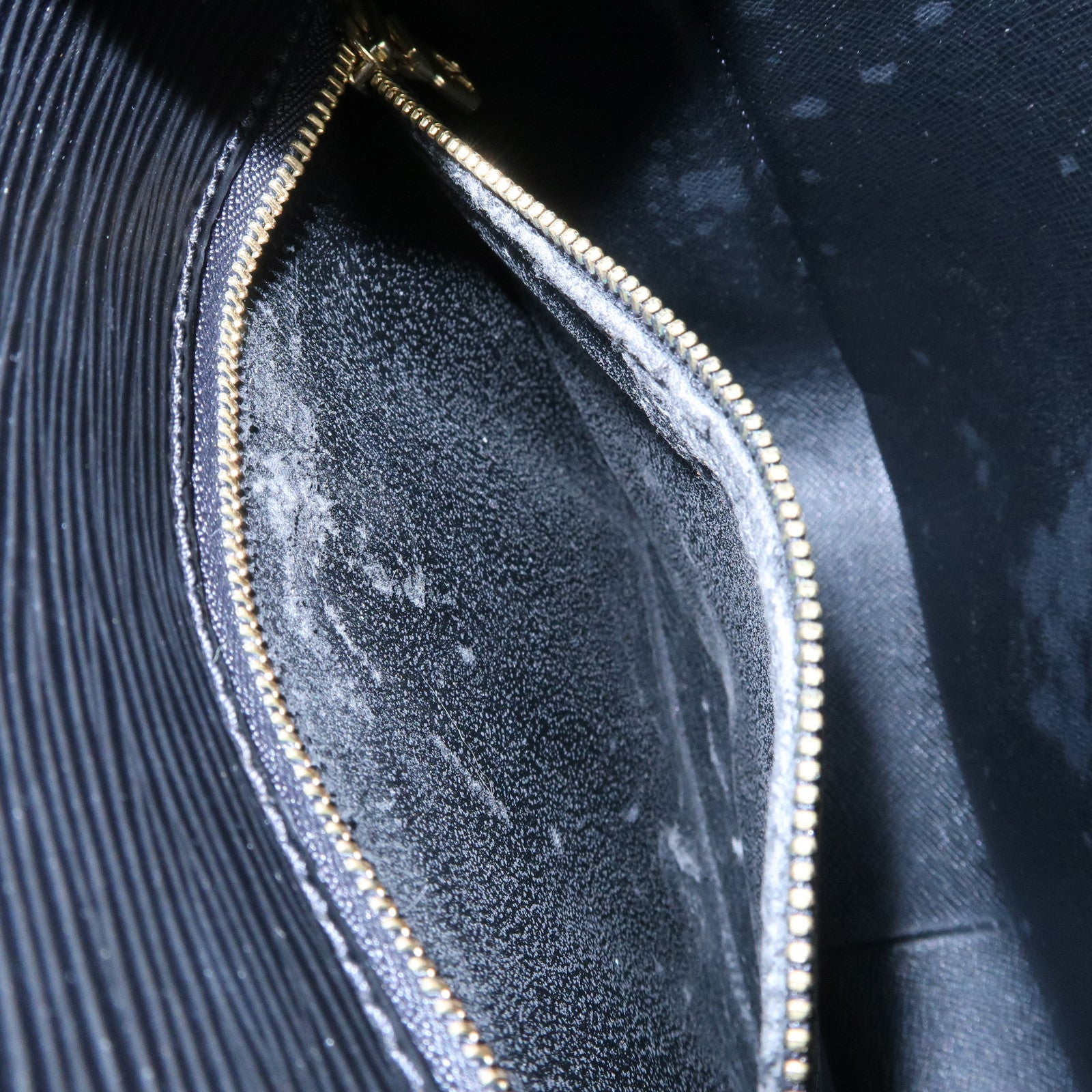 Louis Vuitton Epi Saint Cloud Shoulder Bag Black Noir M52192 Used