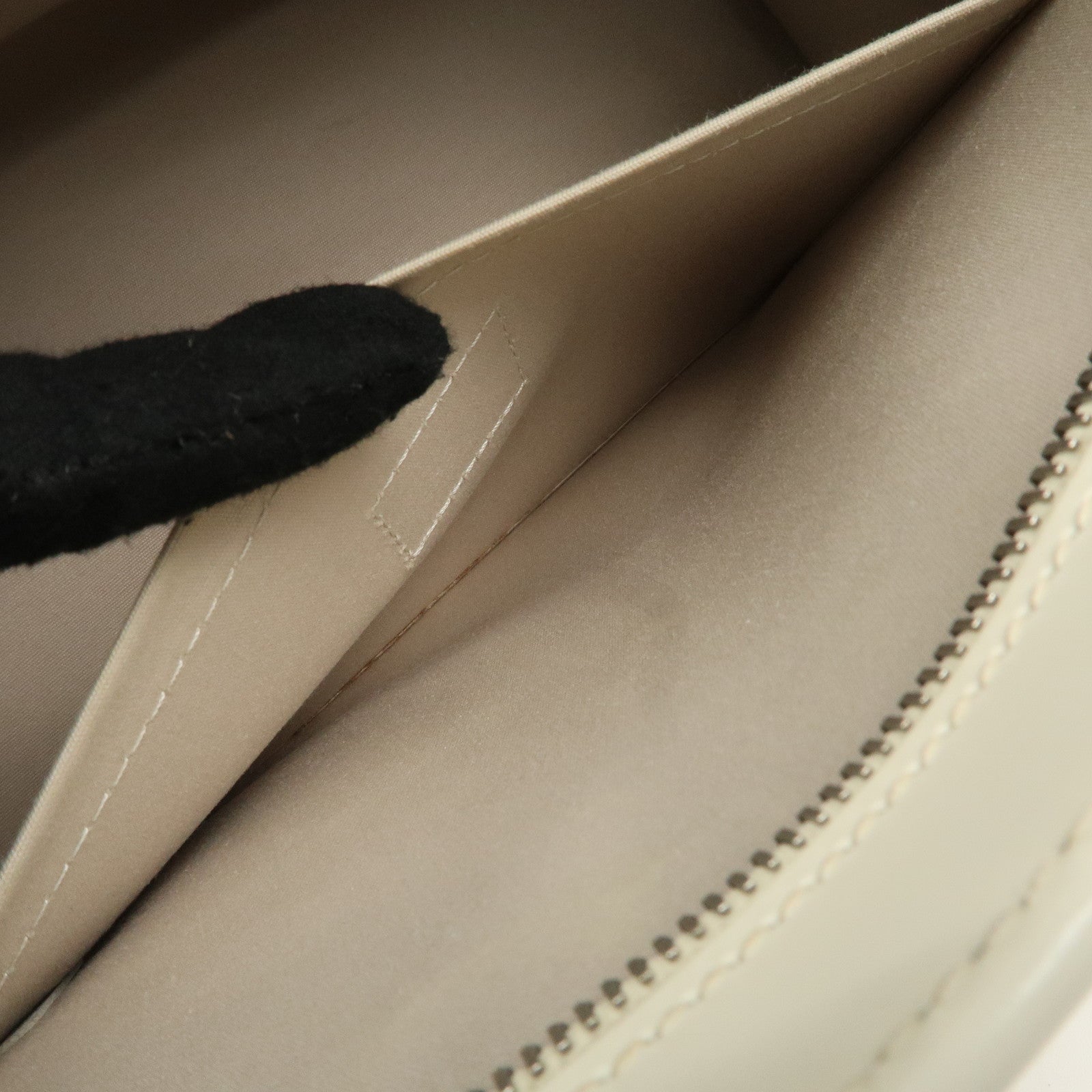 Louis Vuitton Epi Madeleine PM Hand Bag Ivoire White M5933J Used