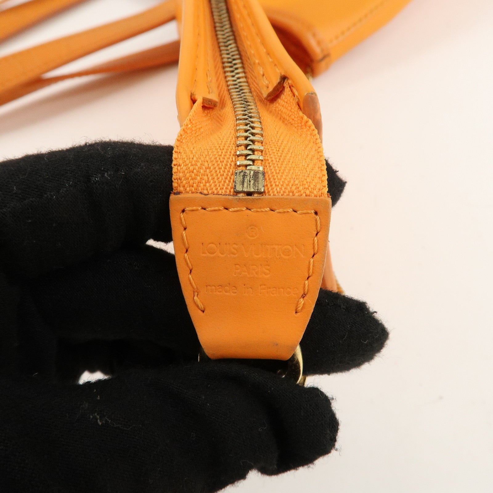 Louis Vuitton Epi Bucket PM Shoulder Bag Mandarin M5899H Used