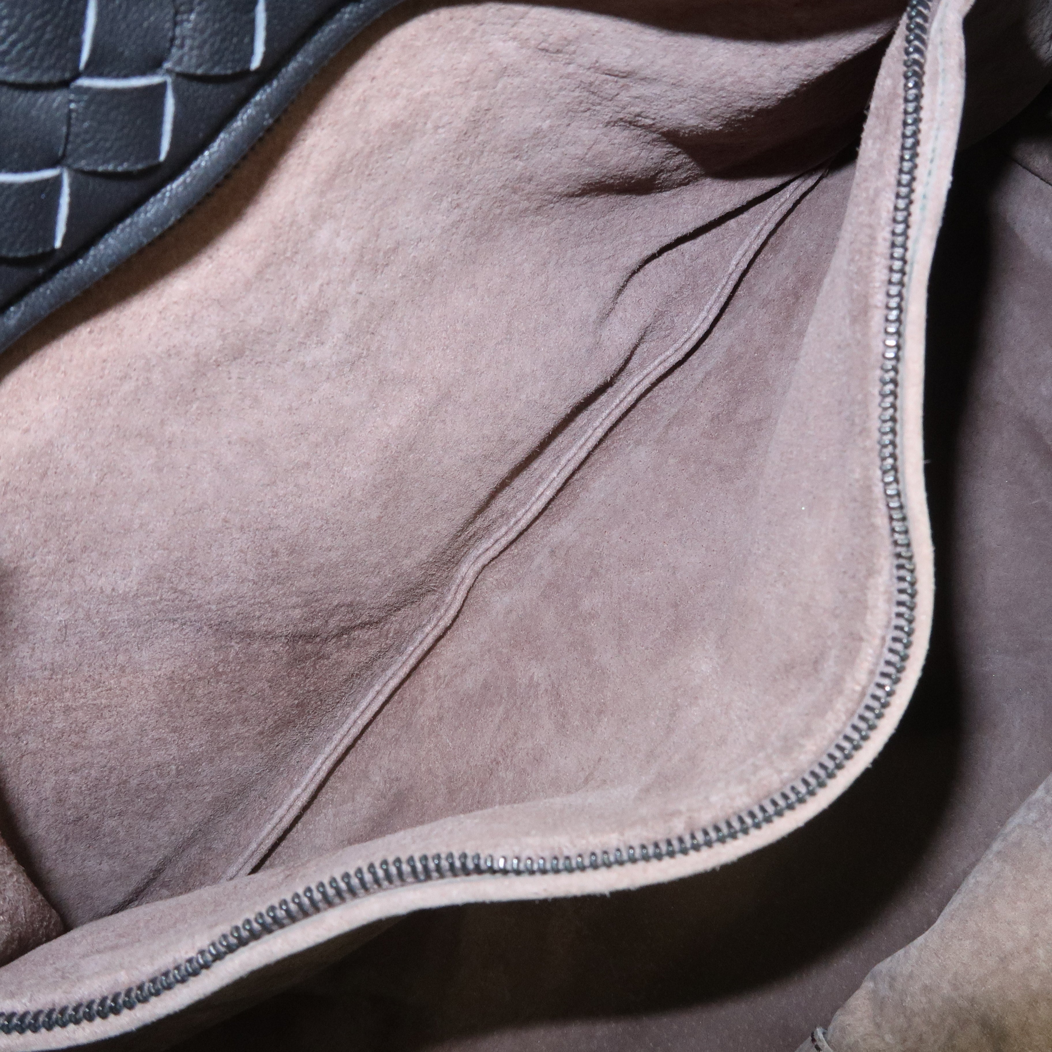 BOTTEGA VENETA Intrecciato Leather Medium Chester Tote Bag 337260 Used