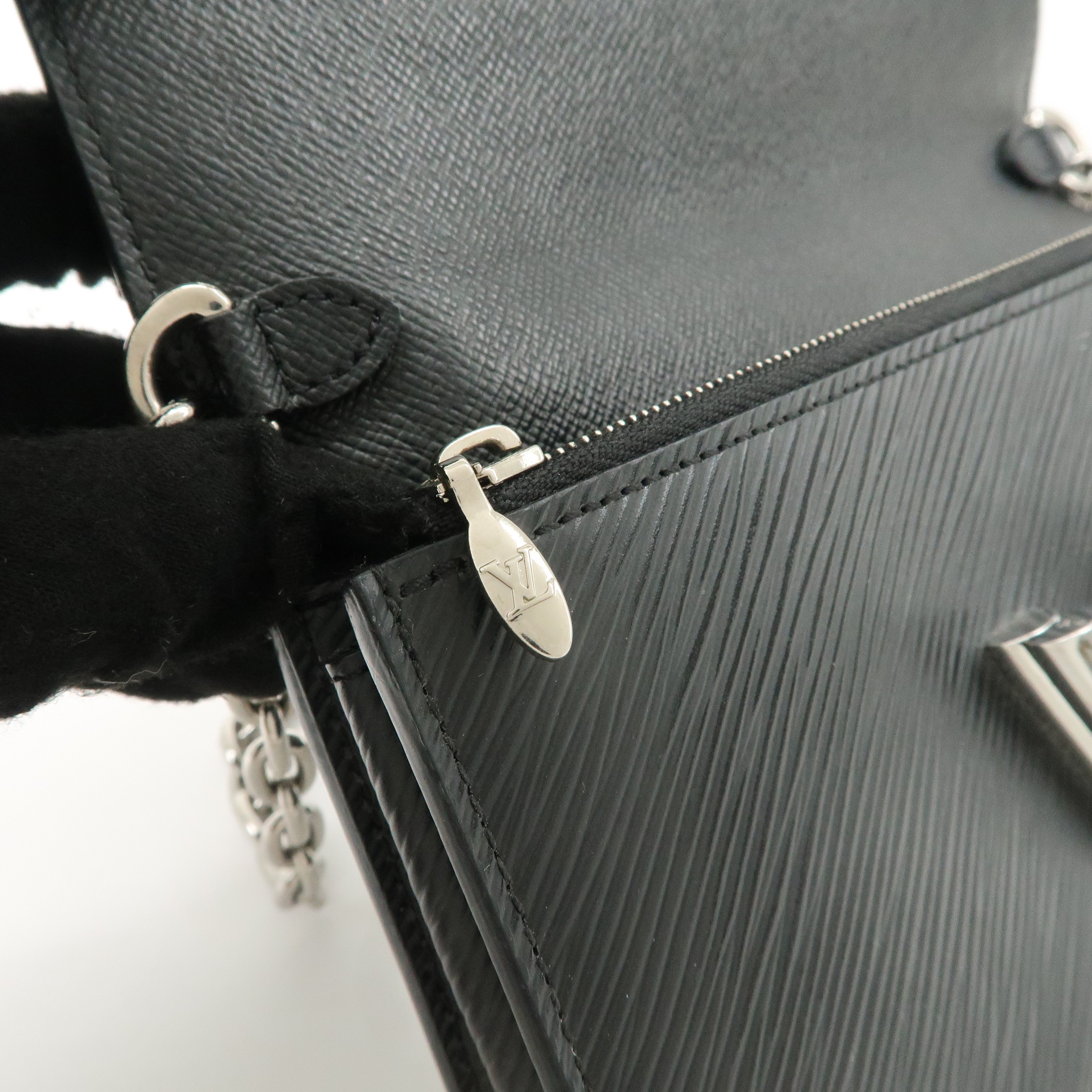 Louis Vuitton Epi Portefeuille Twist Chain Long Wallet WOC M62038 Used