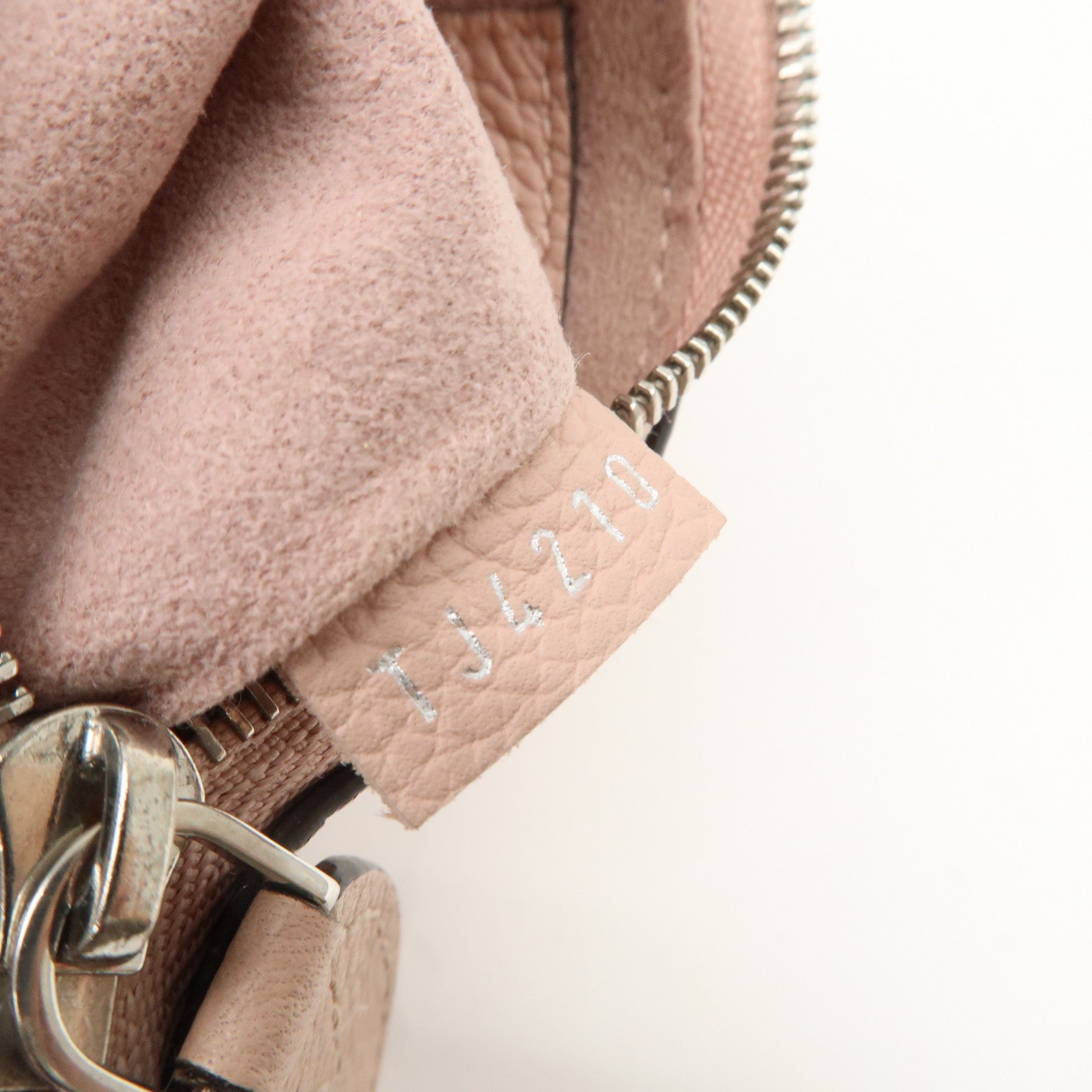 Louis Vuitton Monogram Mahina Pochette Cles Magnolia Pink M69508 Used