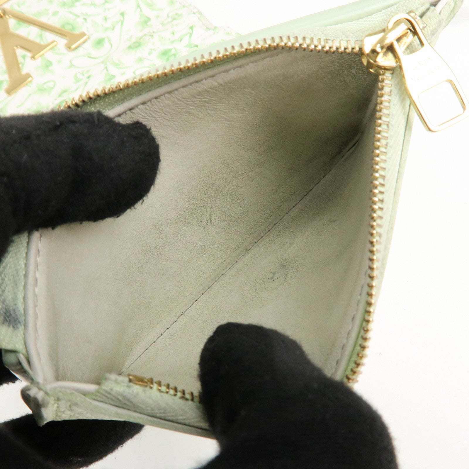 Louis Vuitton Lock Me Portefeuille Capucines Compact Wallet M82009 Used