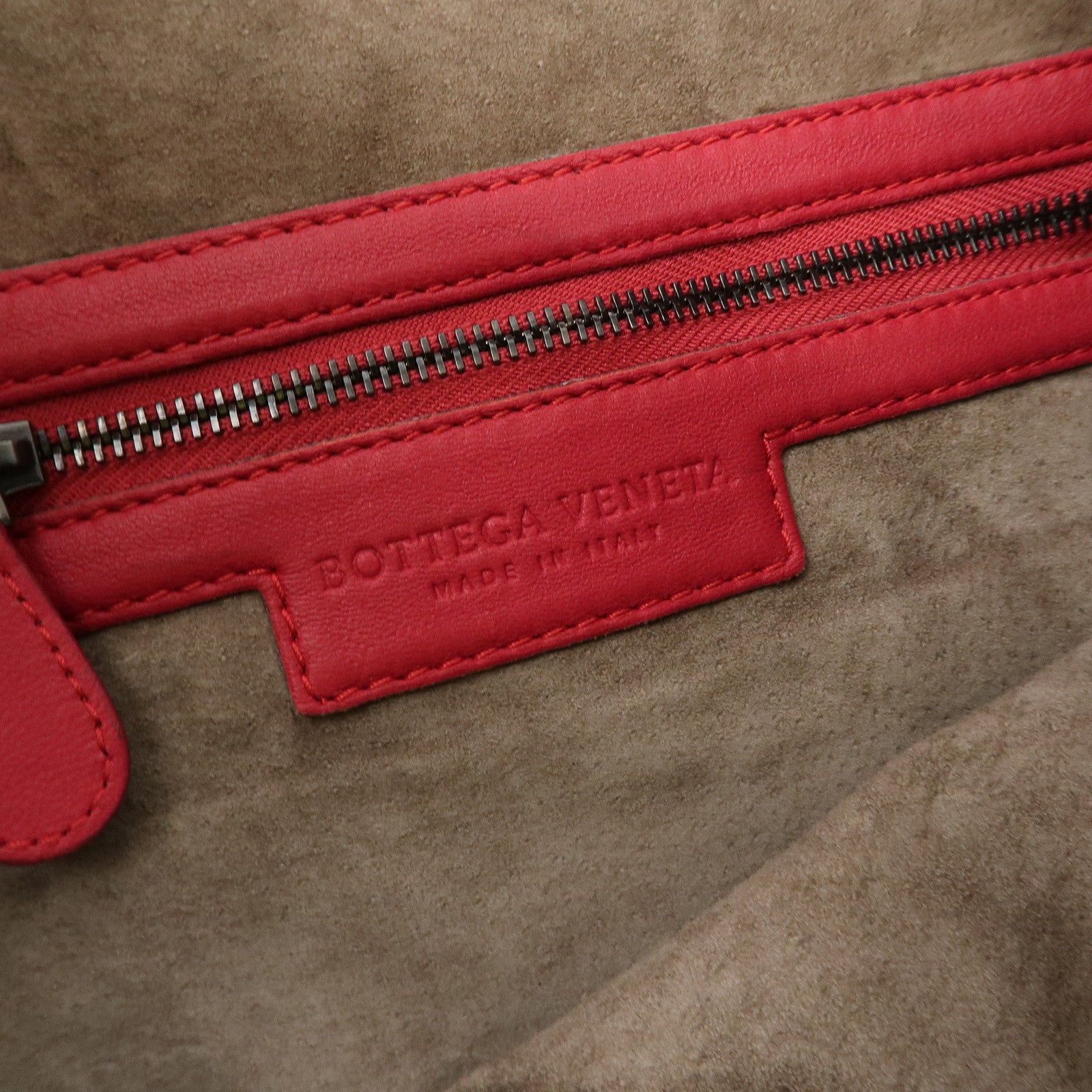 BOTTEGA VENETA Intrecciato Leather Shoulder Bag Red 115654 Used