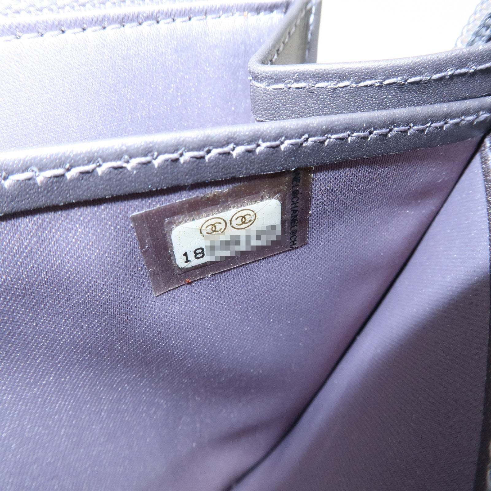 CHANEL Matelasse Glitter Lambskin Round Zipper Long Wallet Used