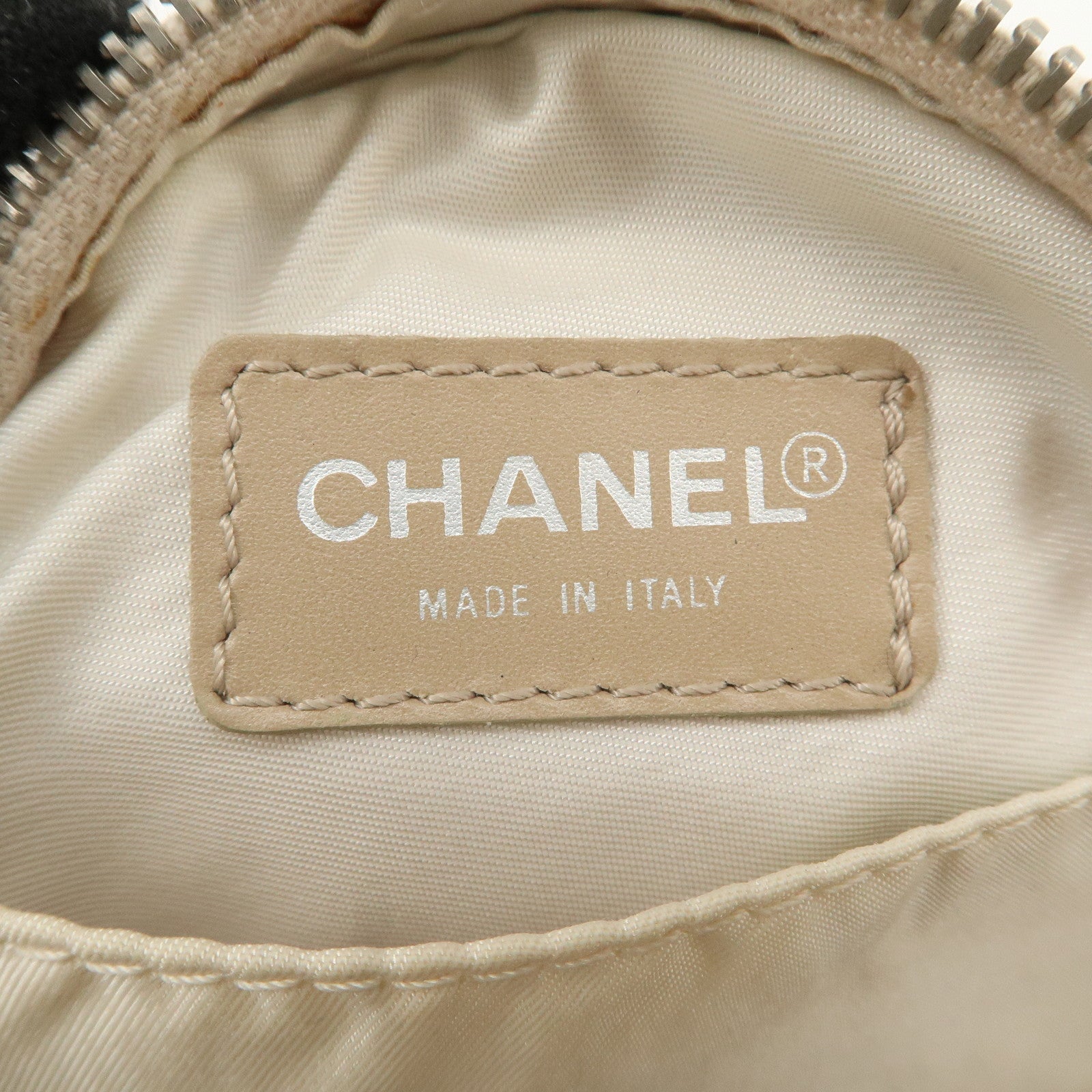 CHANEL New Travel Line Nylon Jacquard Leather Round Pouch T9951S Used