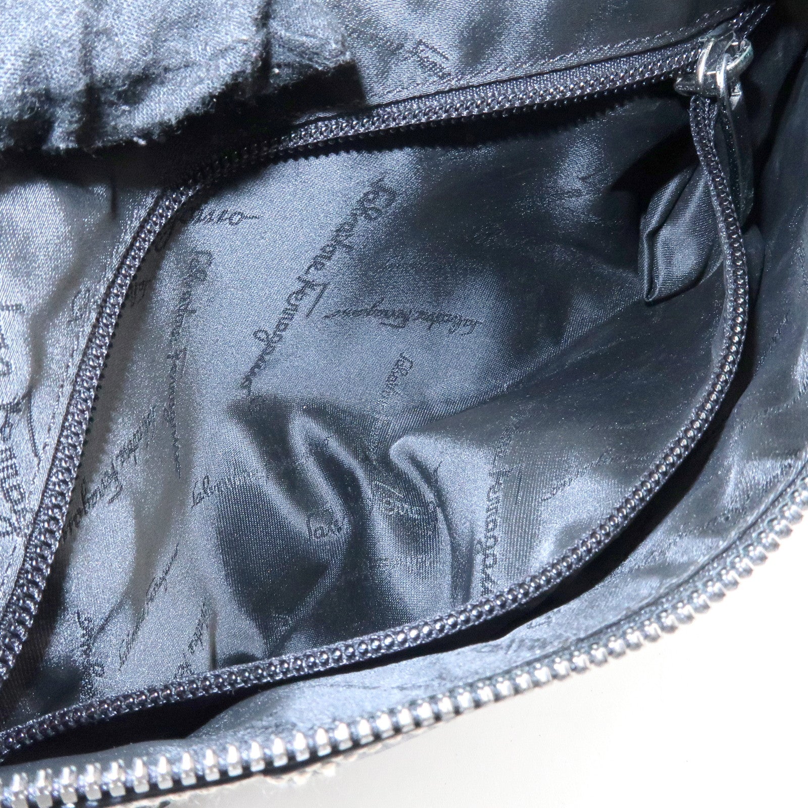 Salvatore Ferragamo Gancini Leather Shoulder Bag AF-21 3754 Used