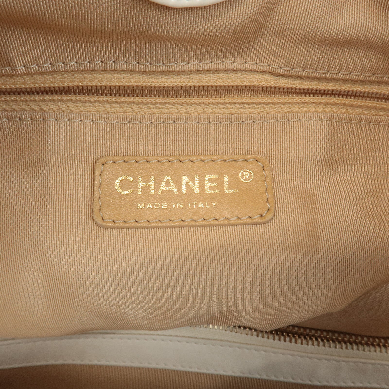 CHANEL Leather Quilting Chain Tote Bag White Used