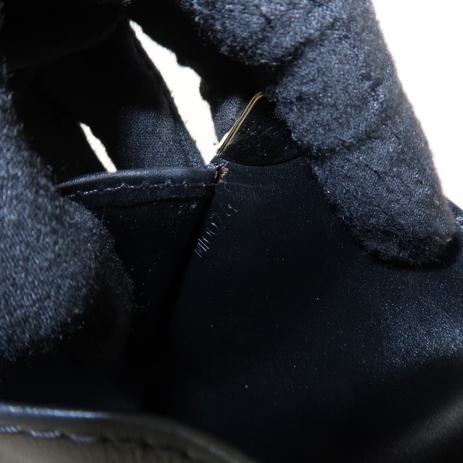 Louis Vuitton Suhali Compact Zip Bi-fold Wallet Noir M91828 Used