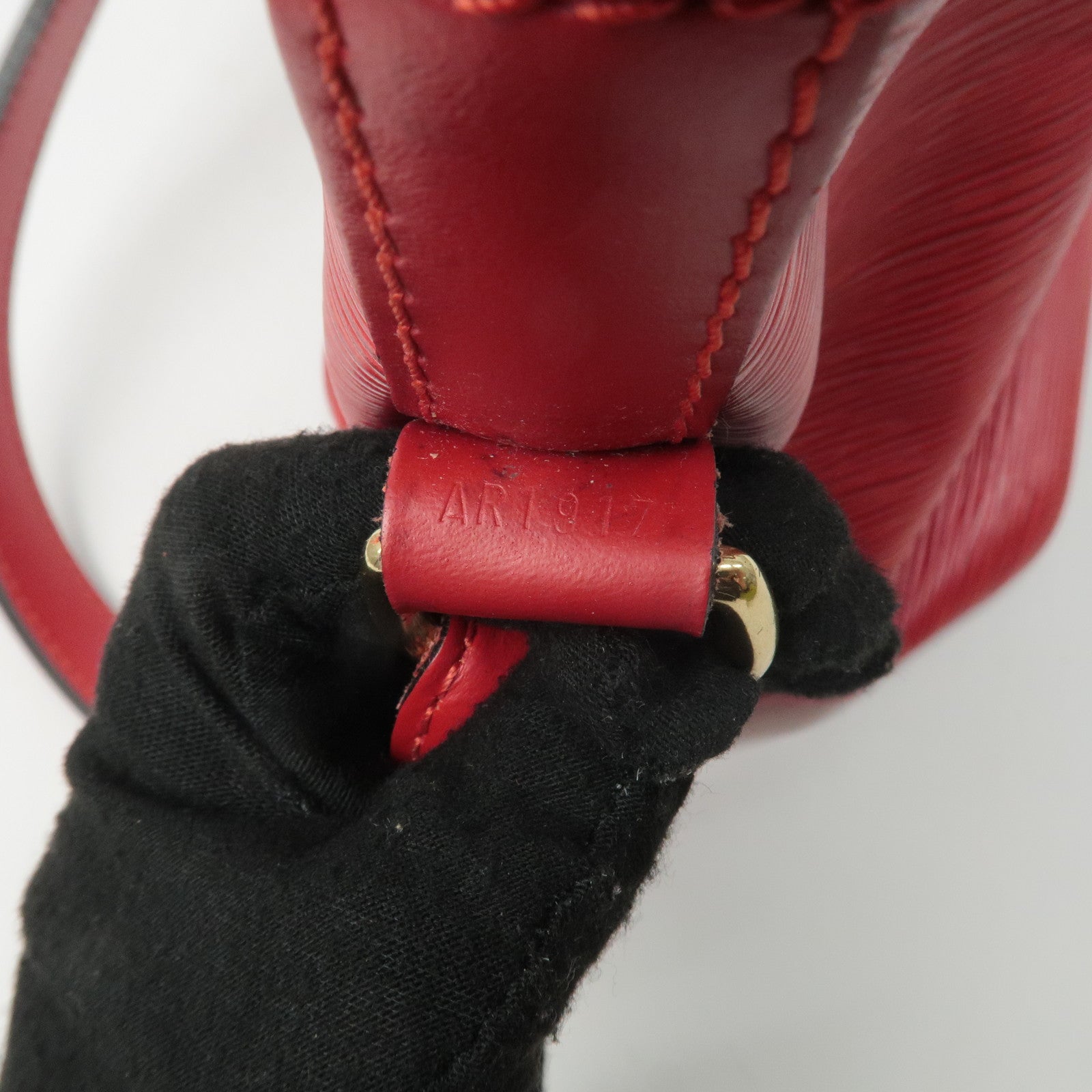 Louis Vuitton Epi Petit Noe Shoulder Bag Castilian Red M44107 Used