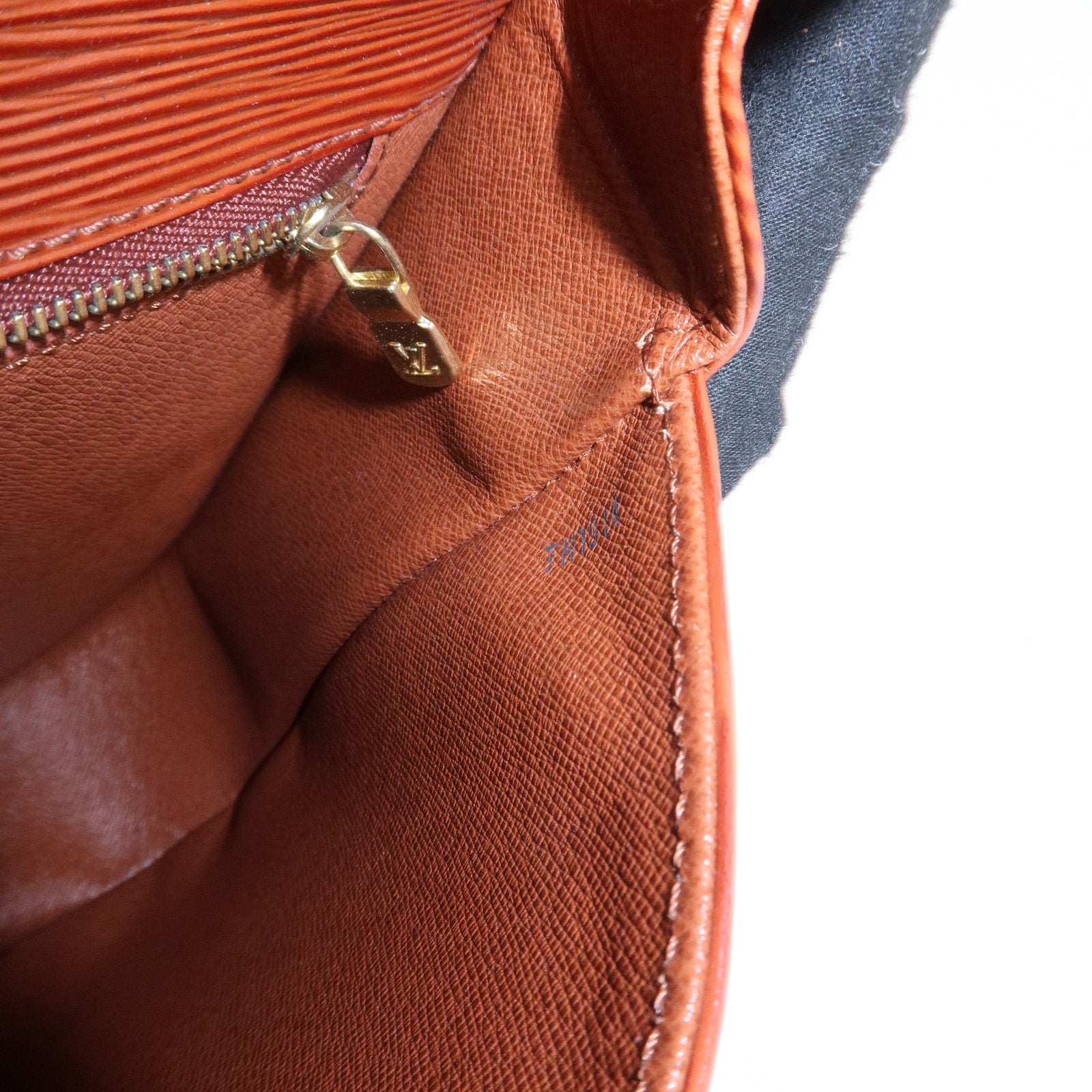 Louis Vuitton Epi Saint Cloud Shoulder Bag Kenya Brown M52193 Used