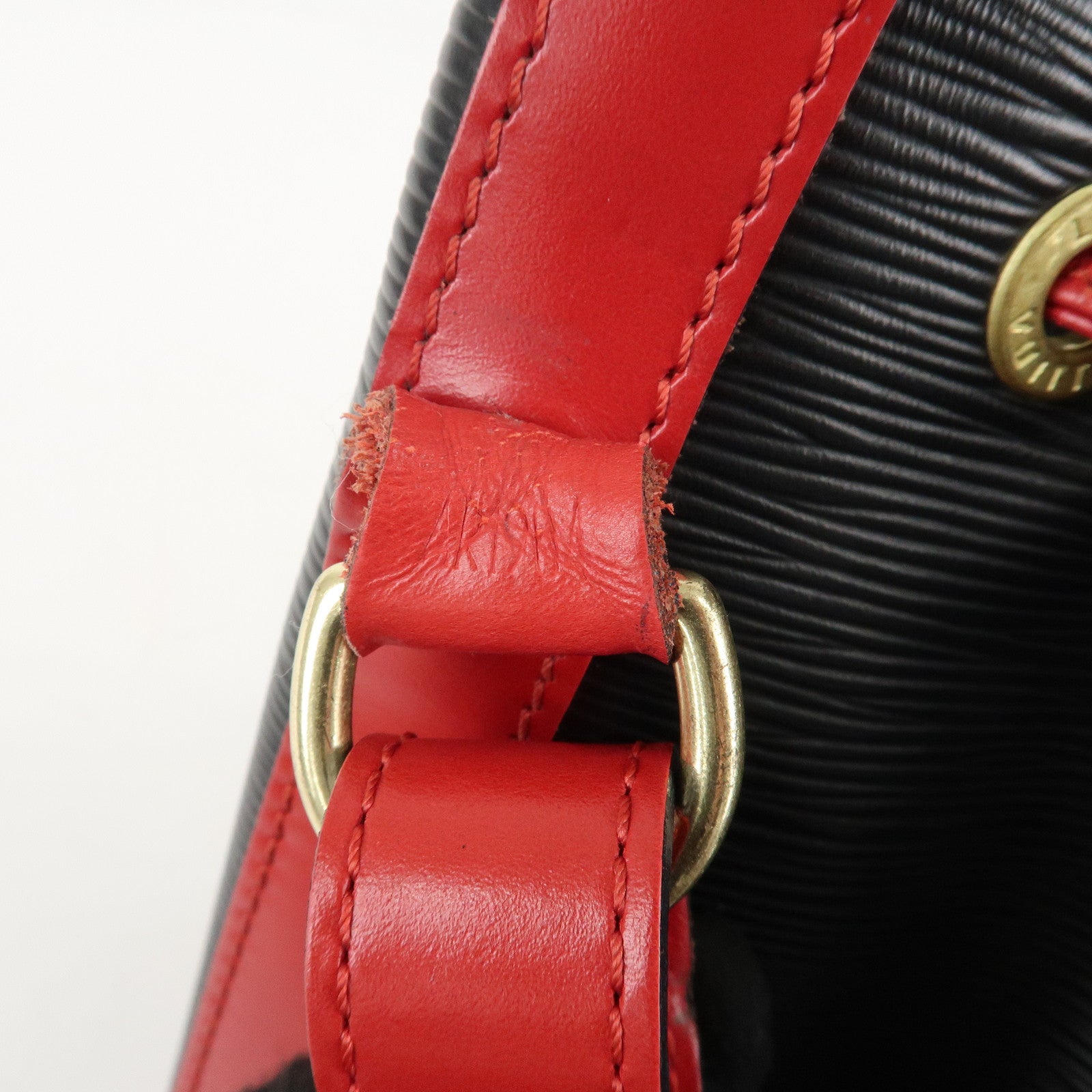 Louis Vuitton Epi Noe Shoulder Bag Noir Castilian Red M44017 Used