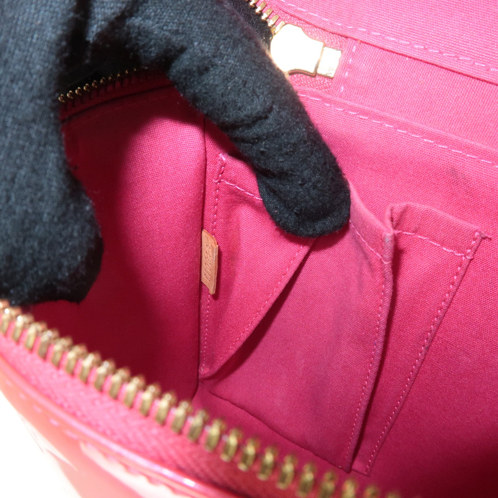 Louis Vuitton Monogram Vernis Sullivan Vertical Fuchsia M91259 Used