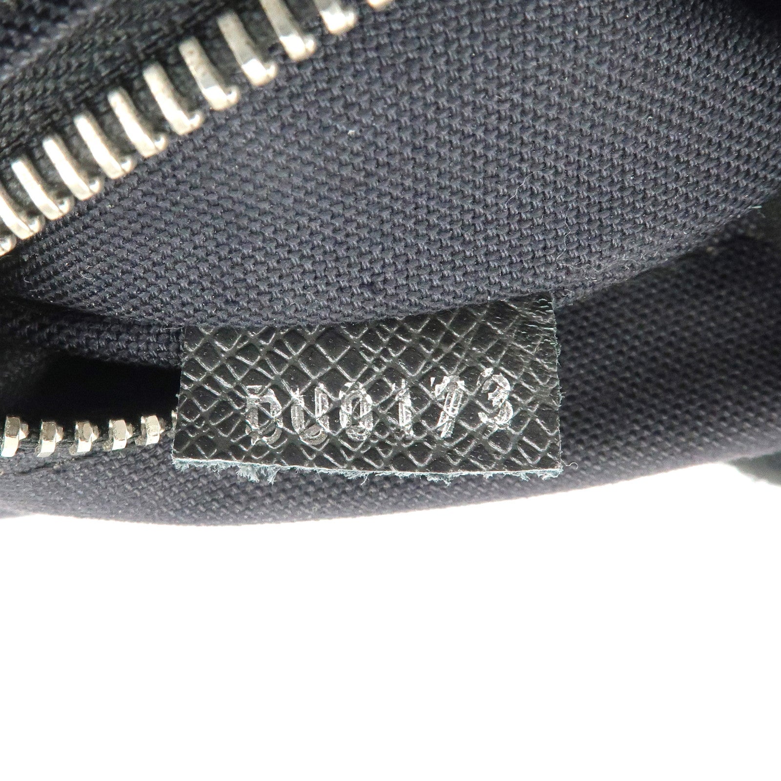 Louis Vuitton Taiga Milo Shoulder Bag Crossbody Bag Glacier M32631 Used