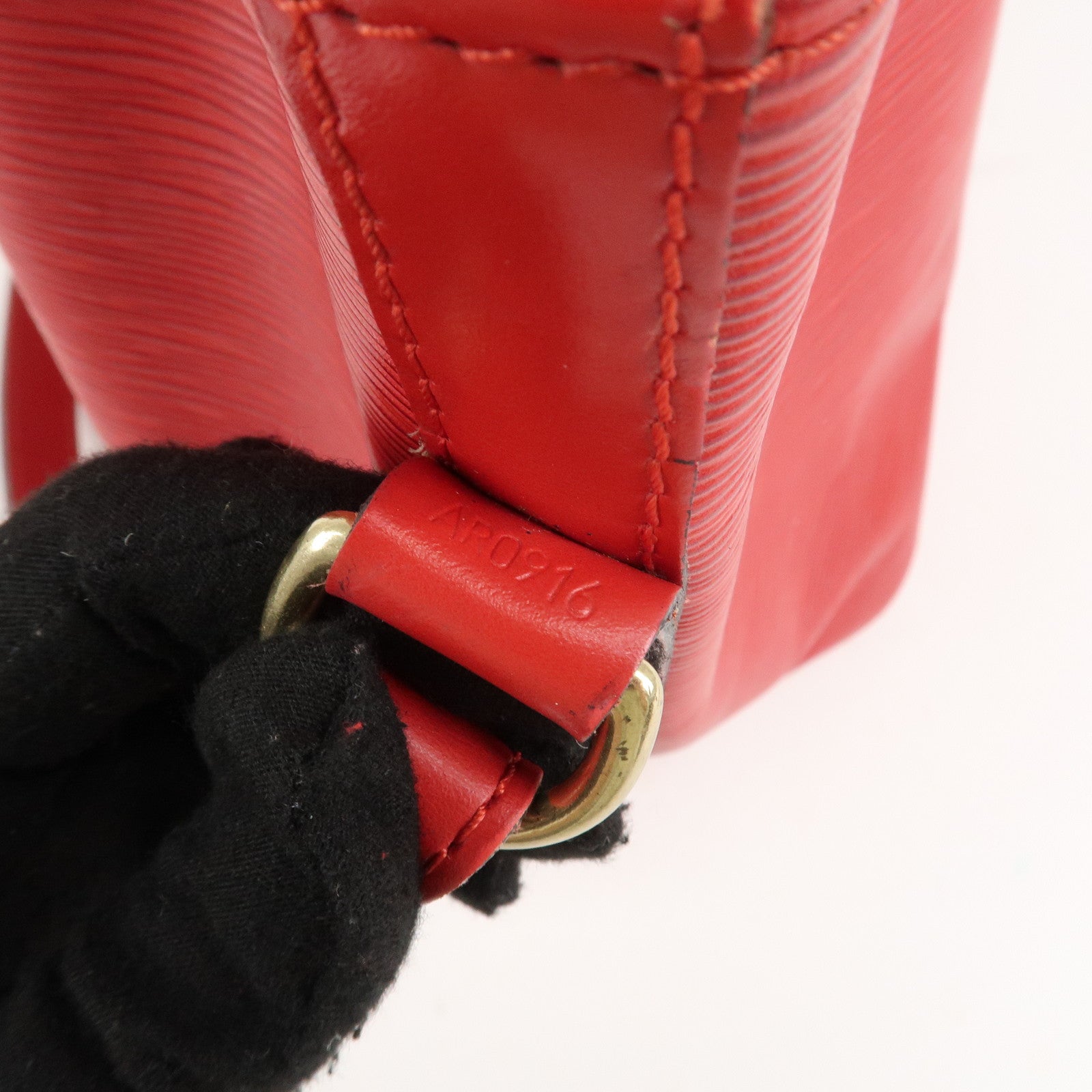 Louis Vuitton Epi Petit Noe Shoulder Bag Castilian Red M44107 Used