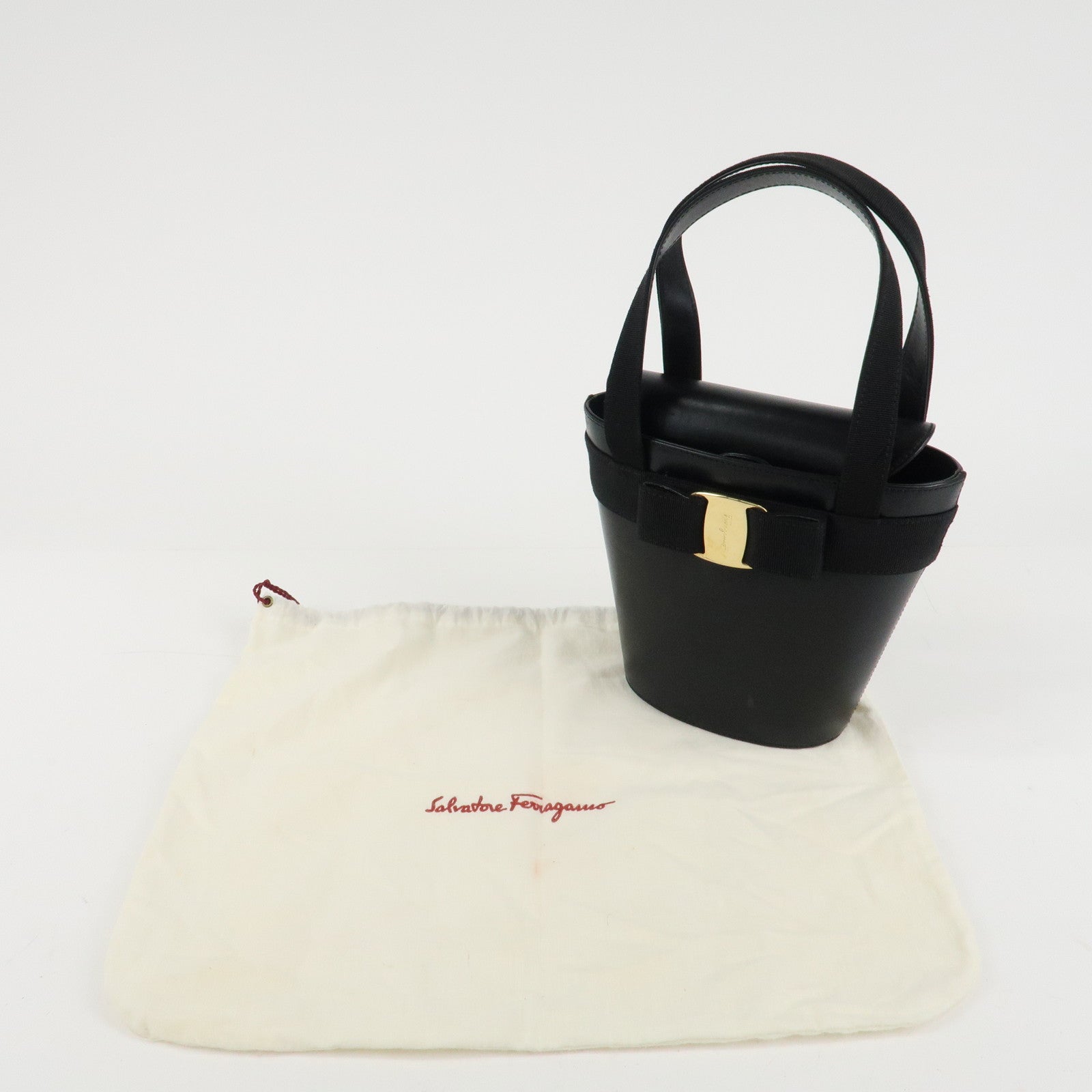 Ferragamo Vara Ribbon Leather Small Hand Bag Black Gold HDW Used