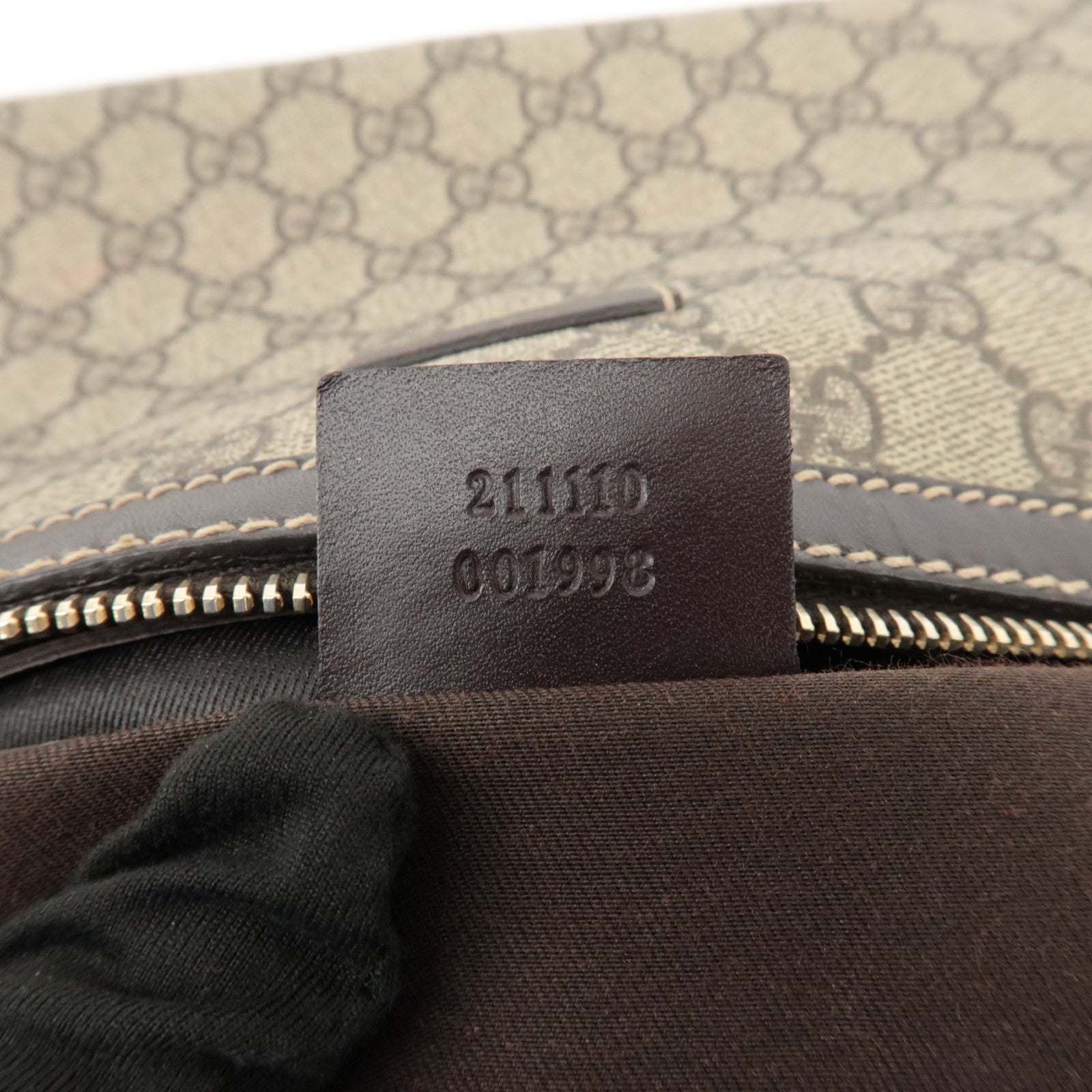 GUCCI GG Supreme Leather Crossbody Bag Beige Brown 211110 Used