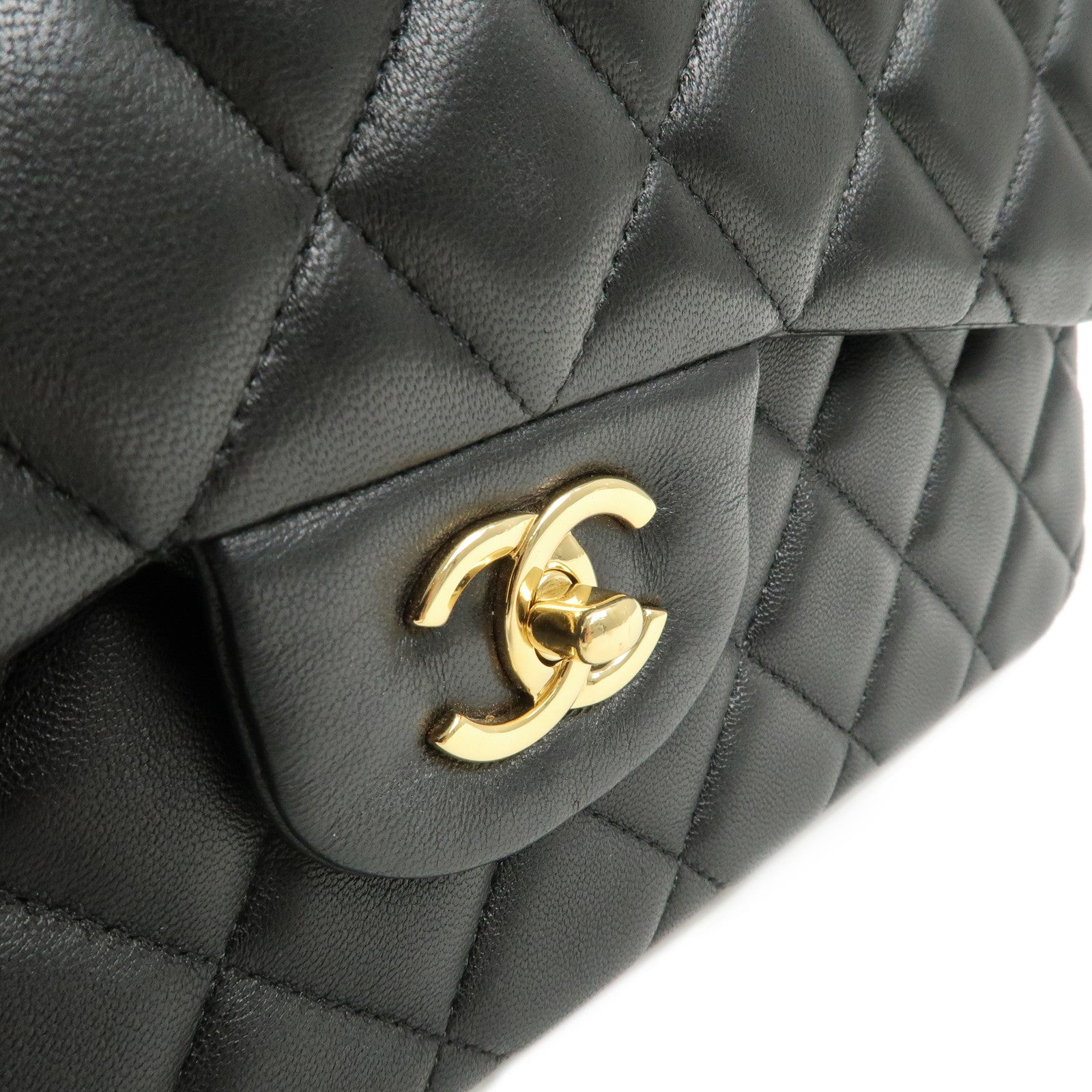 CHANEL Matelasse Caviar Skin Maxi 30 W Flap Shoulder Bag A58600 Used