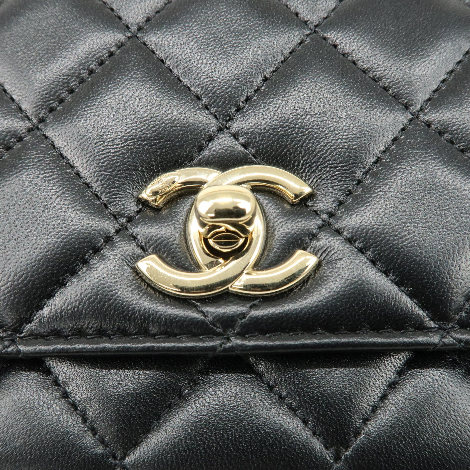 CHANEL Matelasse Lamb Skin Trendy CC Chain Shoulder Bag Black Gold Used