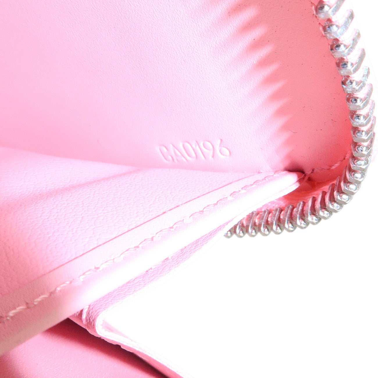 Louis Vuitton Monogram Vernis Jungle Dot Zippy Wallet Pink M41912 Used