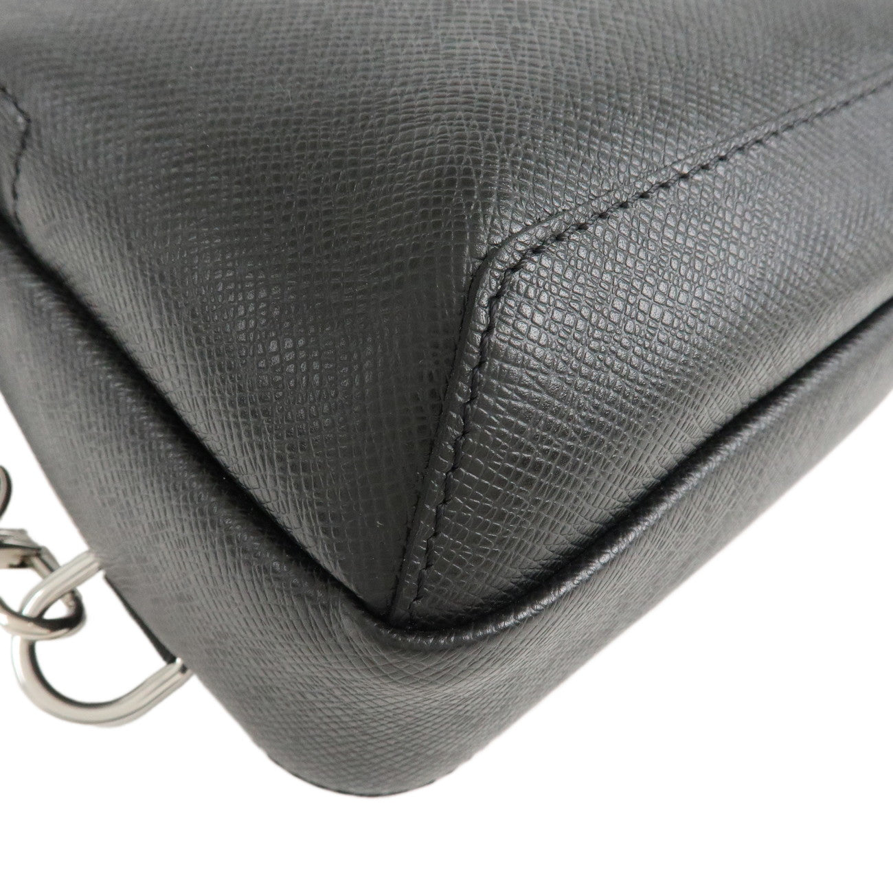 Louis Vuitton Taiga Avenue Sling Bag Shoulder Bag Noir M30443 Used