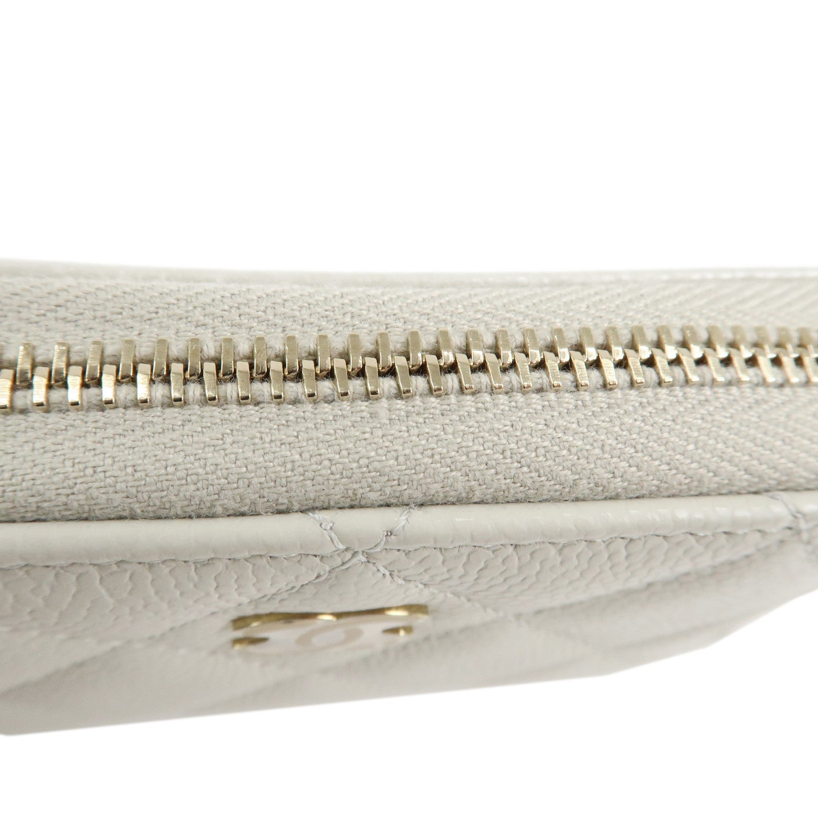 CHANEL Matelasse Caviar Skin Round Zipper Coin Case Ivory AP0216 Used