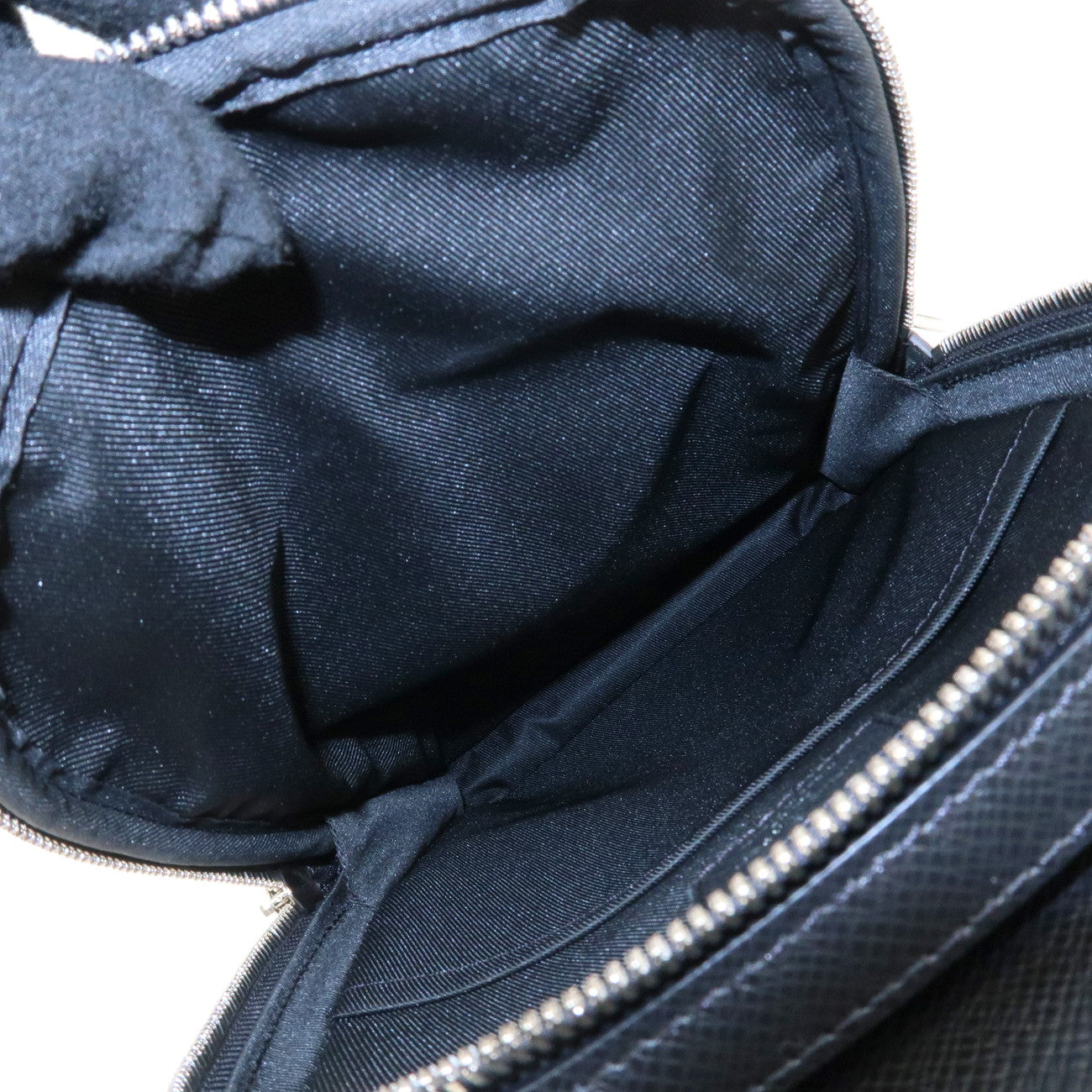 Louis Vuitton Taiga Avenue Sling Bag Shoulder Bag Noir M30863 Used