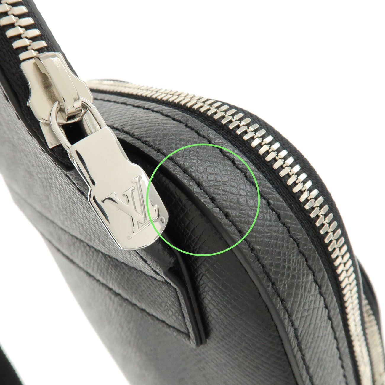 Louis Vuitton Taiga Avenue Sling Bag Shoulder Bag Noir M30863 Used