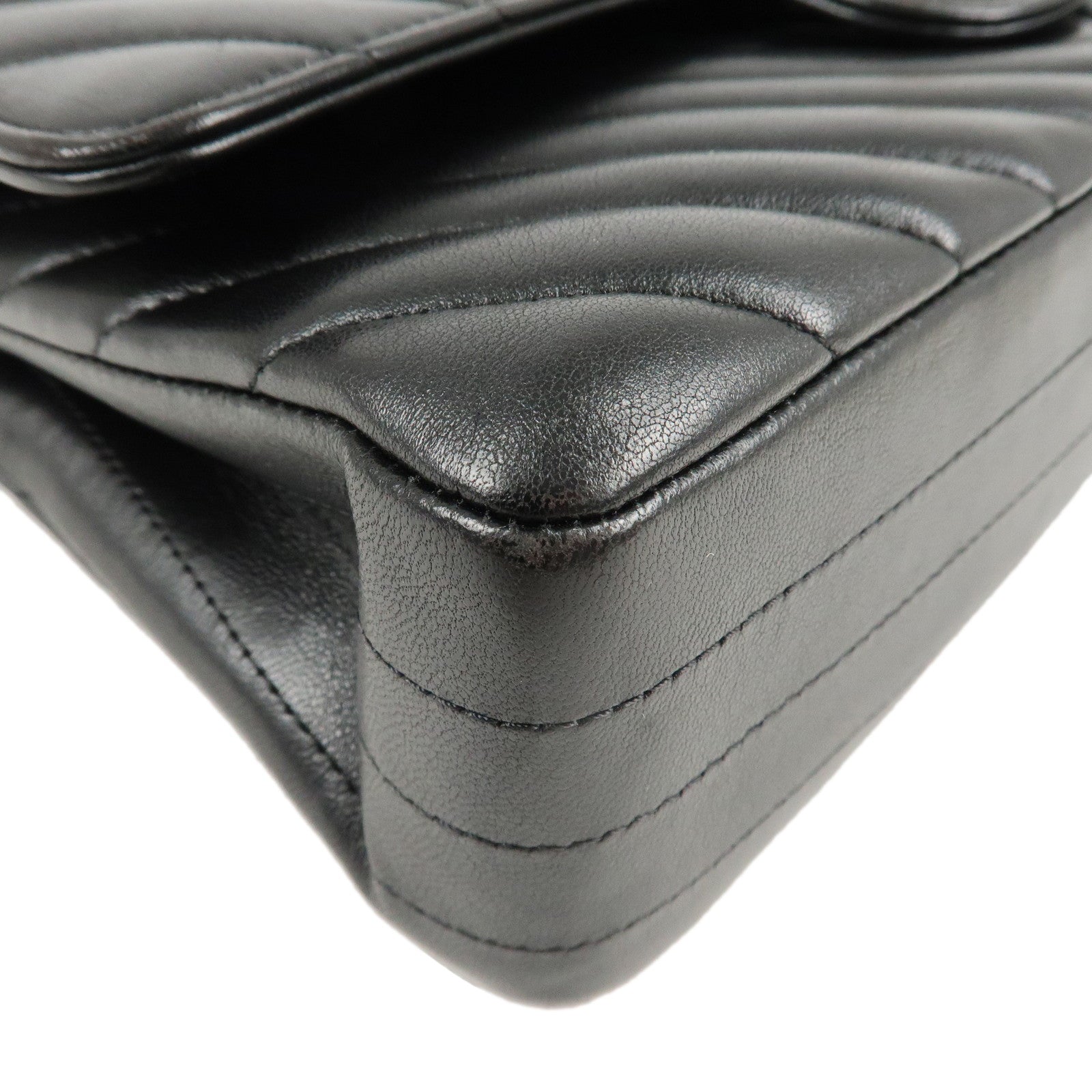 CHANEL Shevron Lamb Skin V Stiches W Chain Shoulder Bag A01166 Used