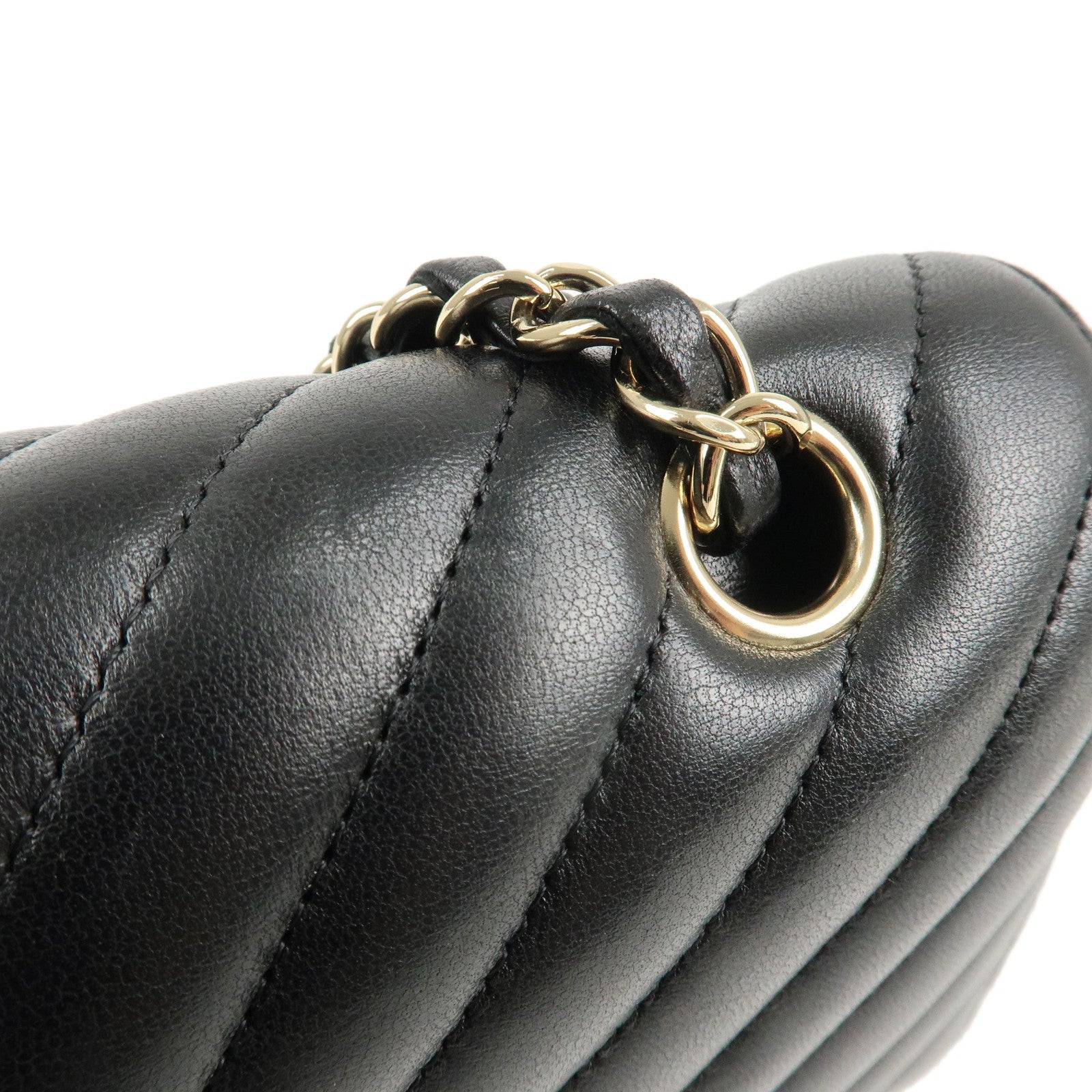 CHANEL Shevron Lamb Skin V Stiches W Chain Shoulder Bag A01166 Used