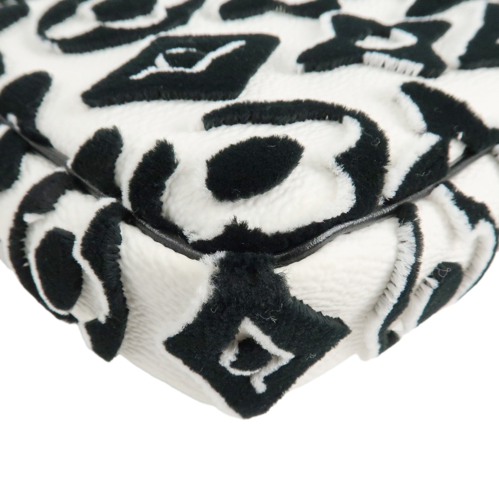 Louis Vuitton Monogram Ursfischer Pochette Accessoire White M45565 Used