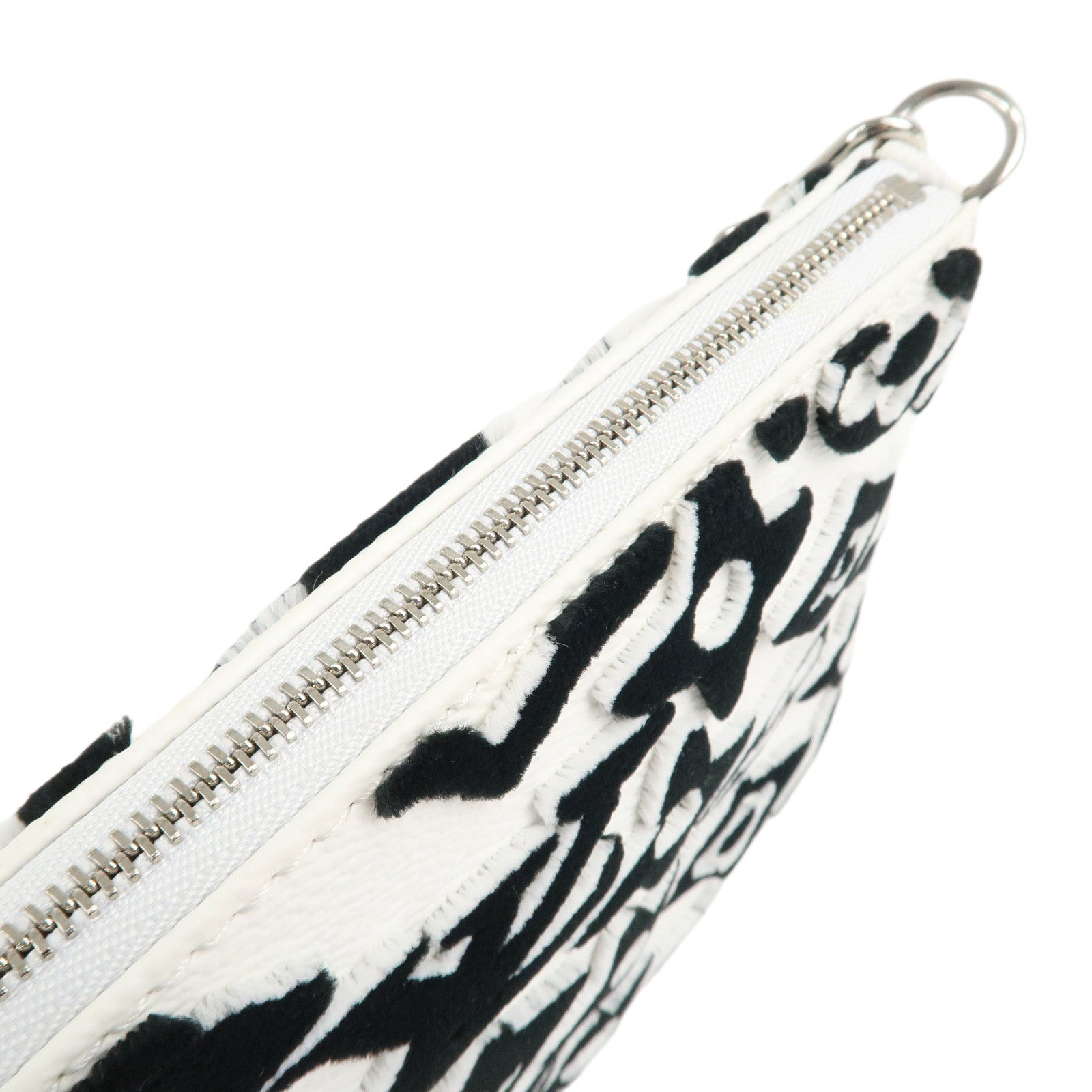 Louis Vuitton Monogram Ursfischer Pochette Accessoire White M45565 Used