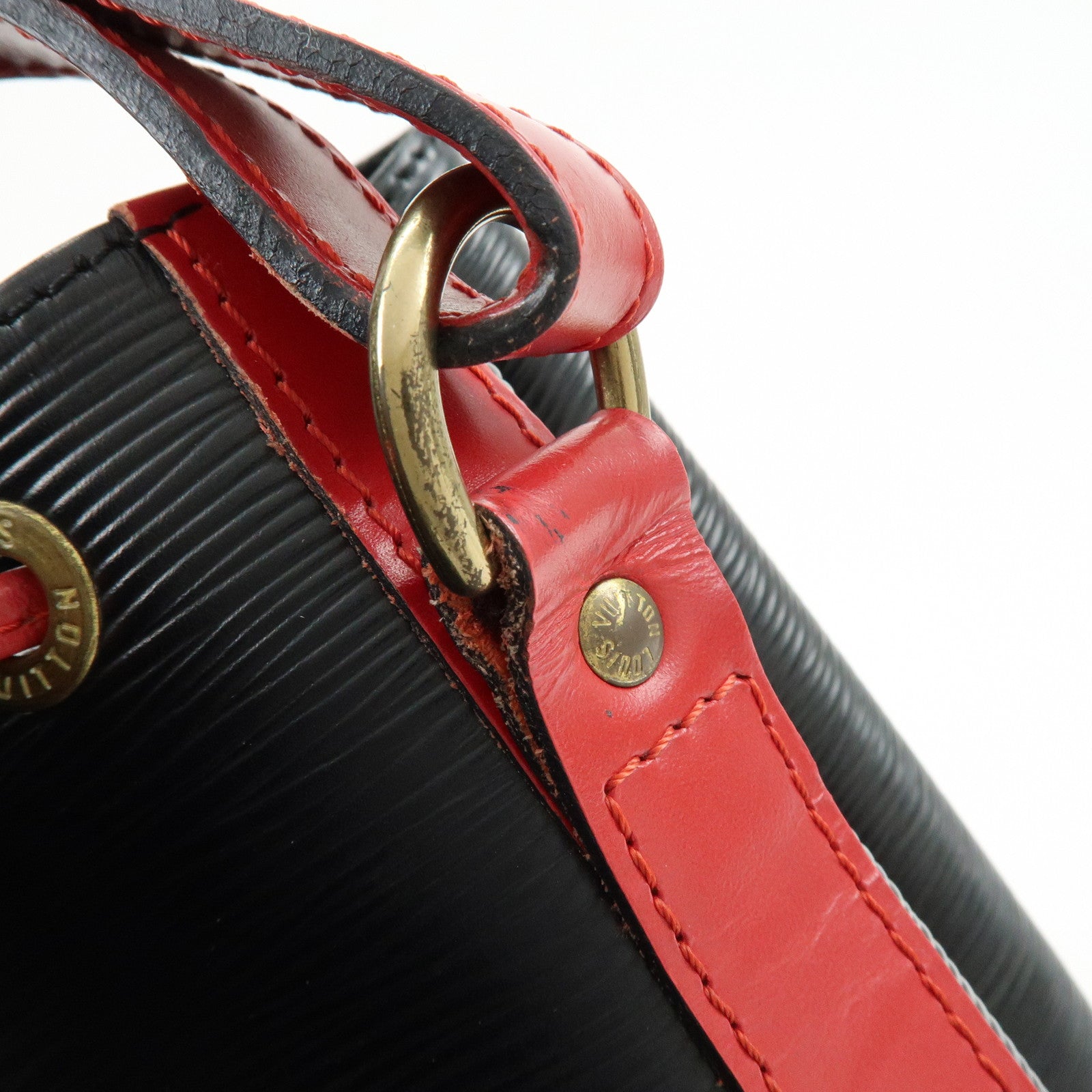 Louis Vuitton Epi Noe Leather Shoulder Bag Noir Castilian Red M44017