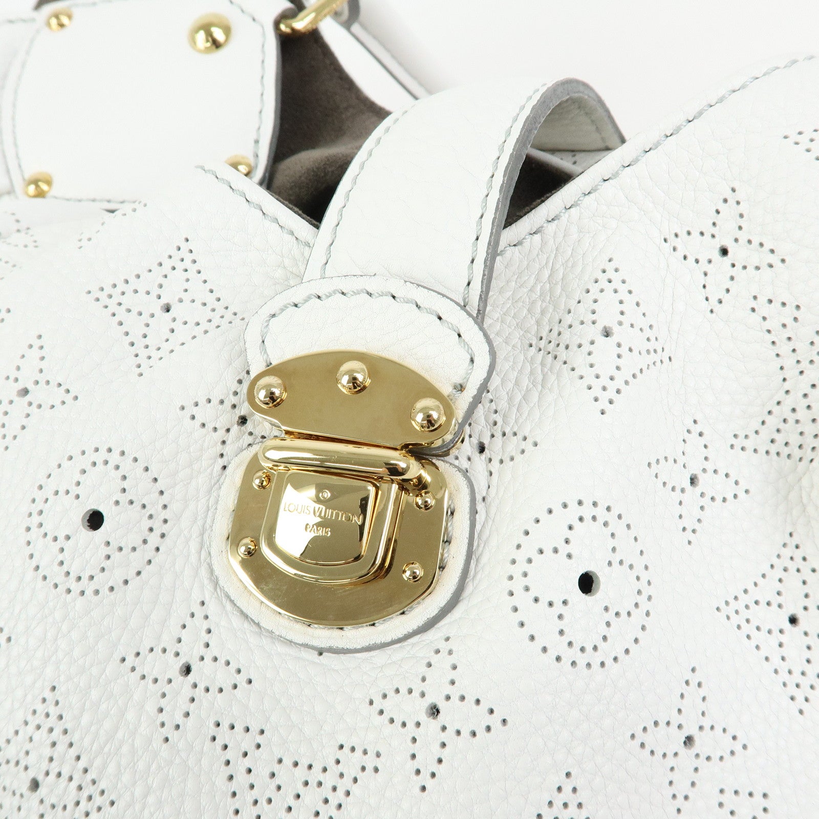Louis Vuitton Monogram Mahina XL Leather Shoulder Bag Blanc M95715