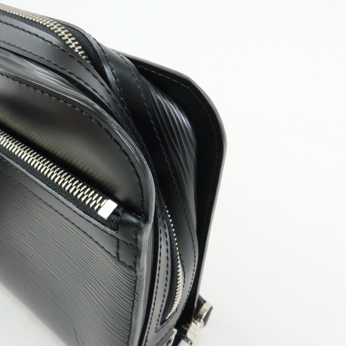 Louis Vuitton Epi Leather Osh Clutch Bag Flat Pouch Noir M59362