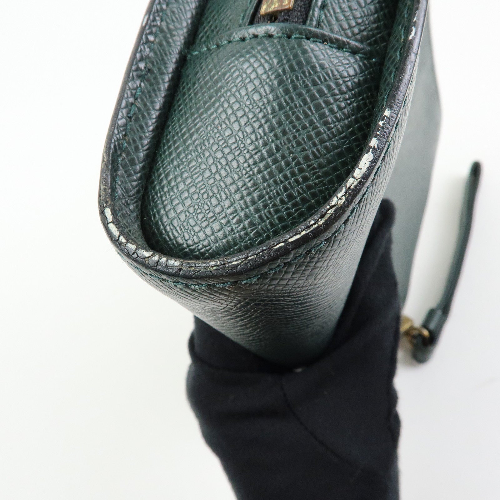 Louis Vuitton Taiga Baikal Clutch Bag Pouch Epicea M30184