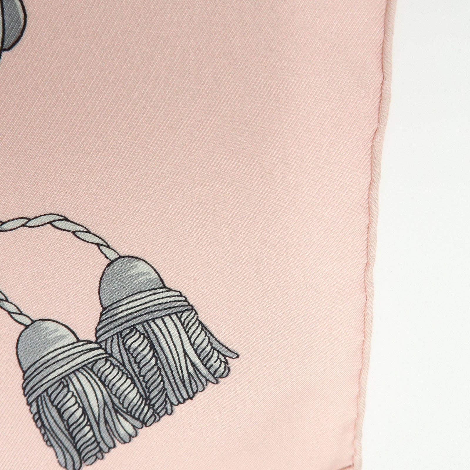 HERMES Carre 90 Silk 100% Scarf VUE DU CARROSSE DE LA GALERE Pink White